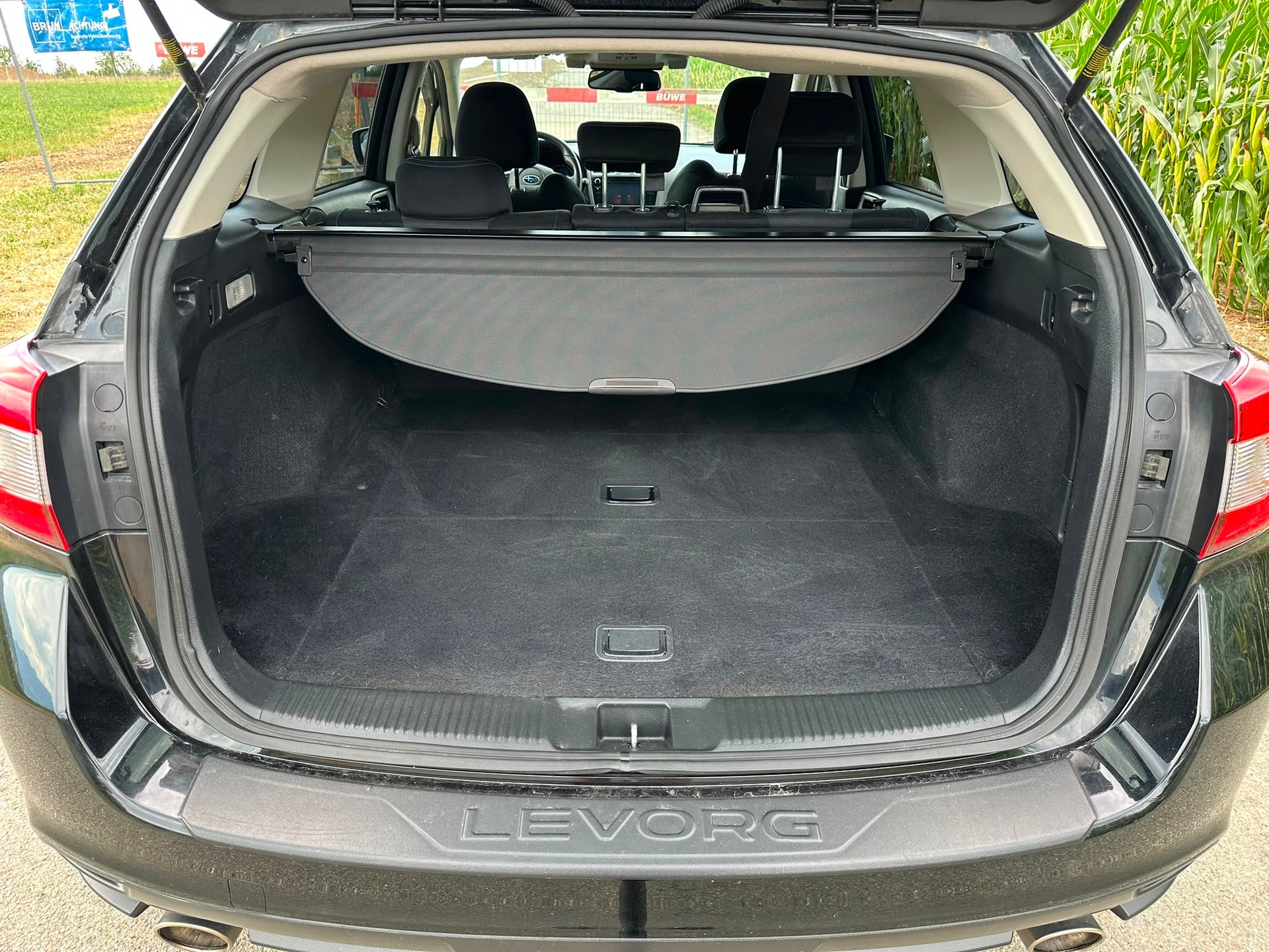 SUBARU Levorg 2.0i Swiss Plus AWD Lineartronic-image-12