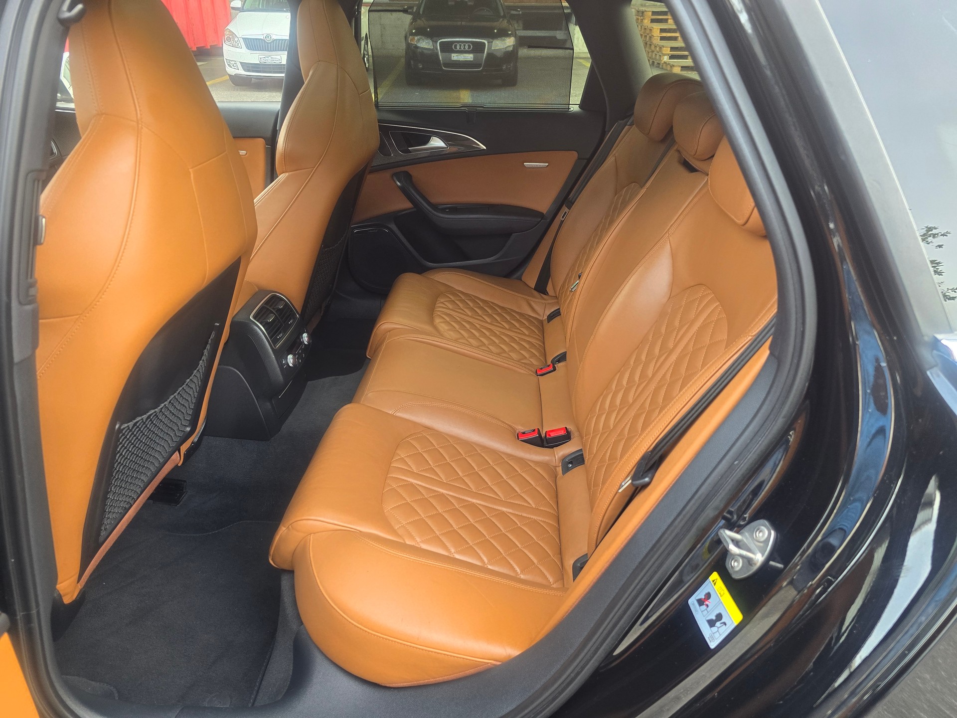 AUDI S6 Avant 4.0 TFSI V8 quattro S-tronic-image-15