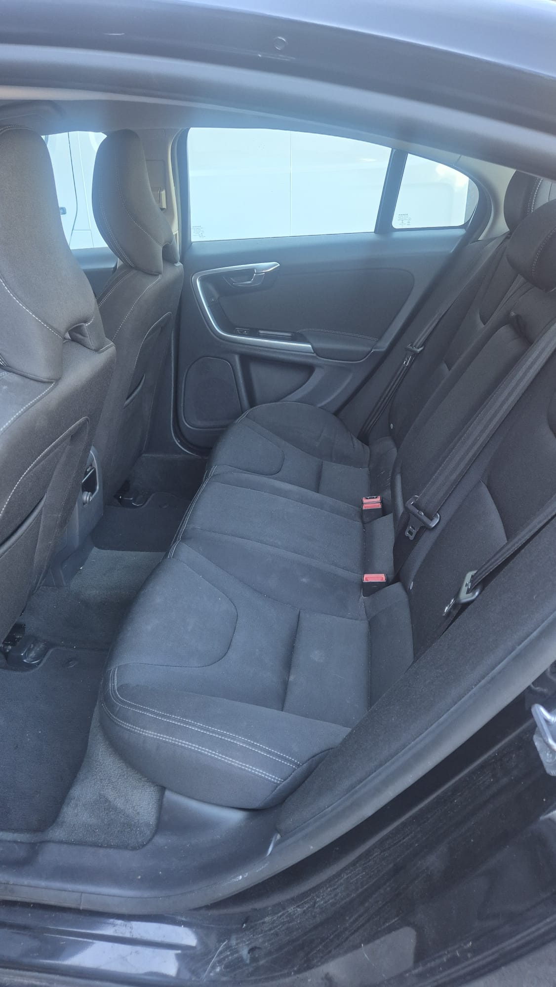 VOLVO S60 D4-image-9