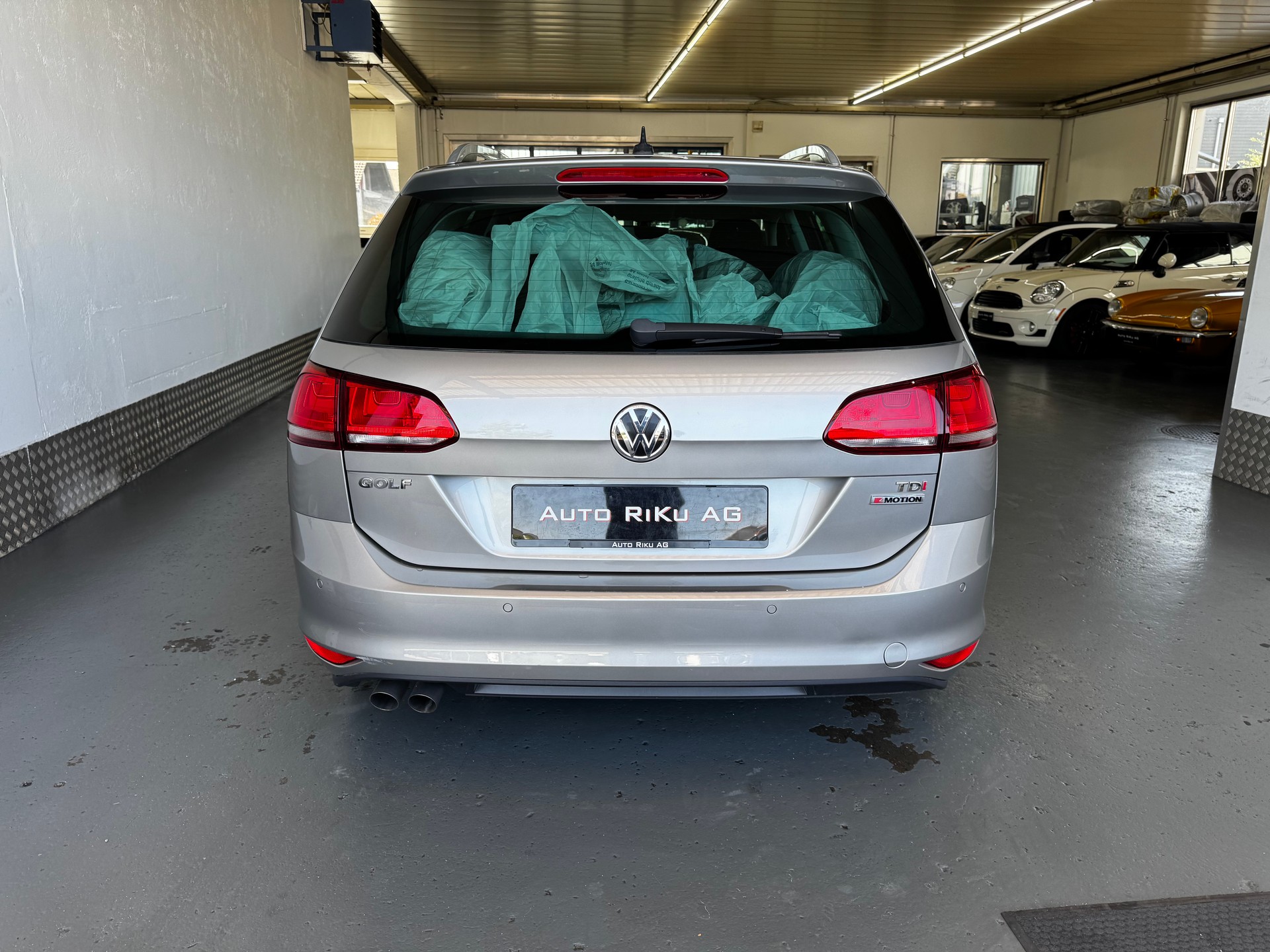 VW Golf Variant 1.6 TDI Allstar 4Motion-image-10