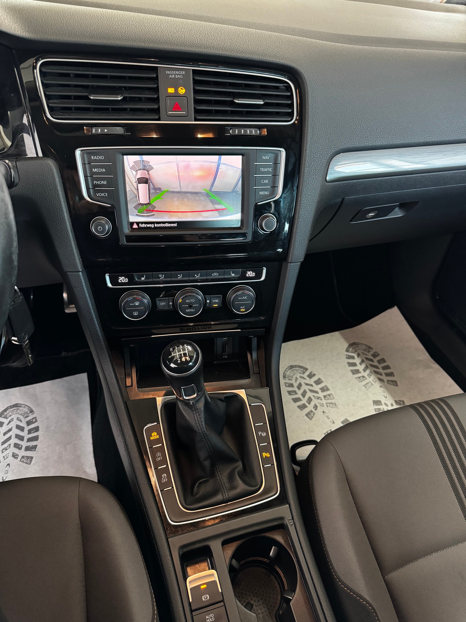 VW Golf Variant 1.6 TDI Allstar 4Motion-image-18