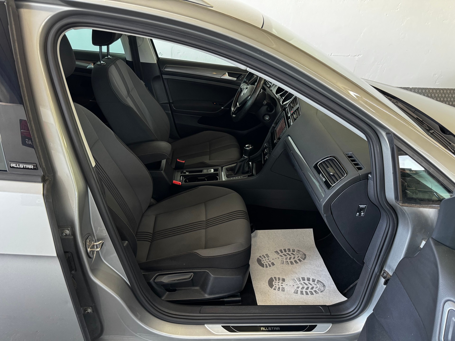 VW Golf Variant 1.6 TDI Allstar 4Motion-image-19