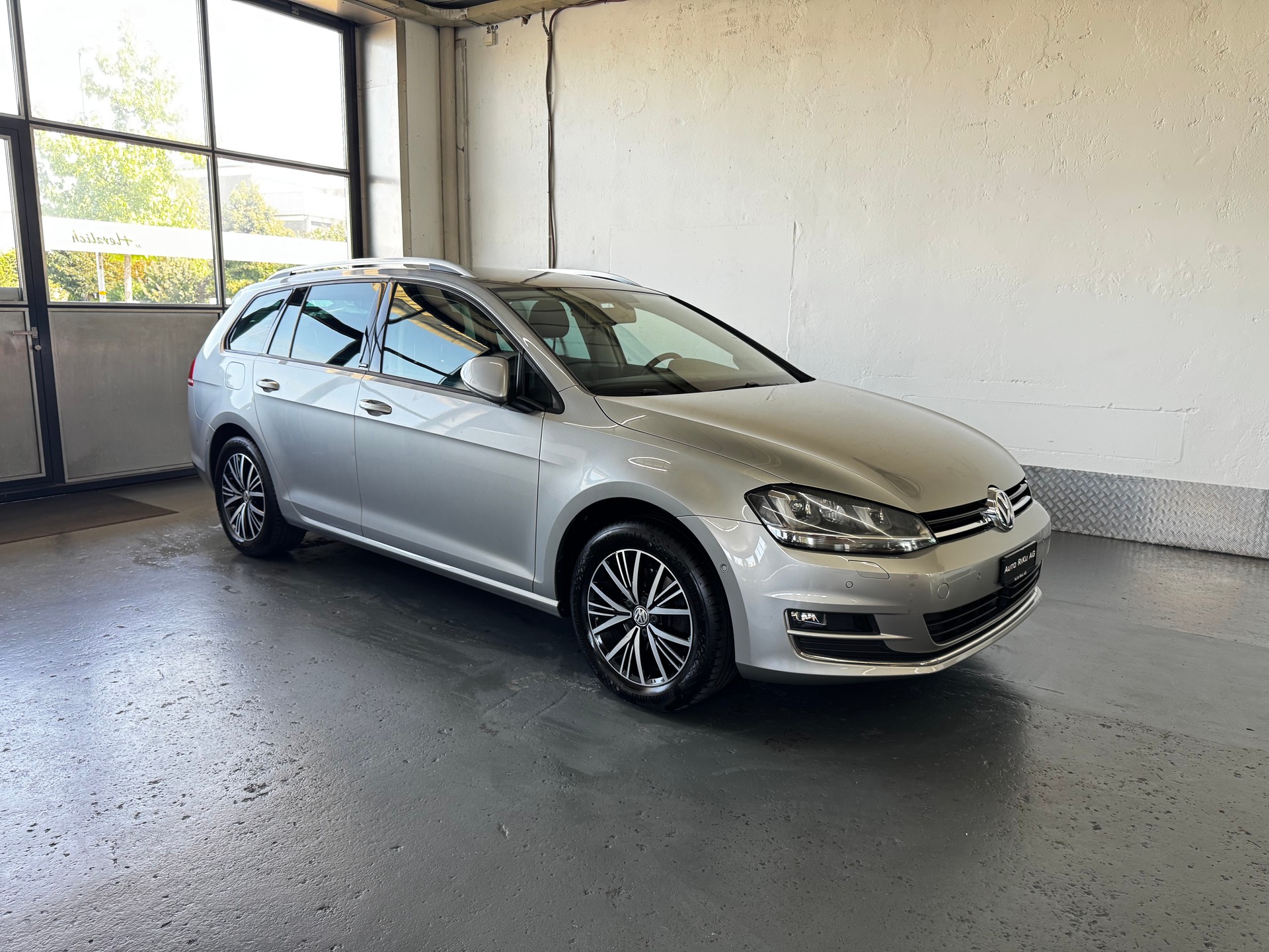 VW Golf Variant 1.6 TDI Allstar 4Motion-showroom-element-1