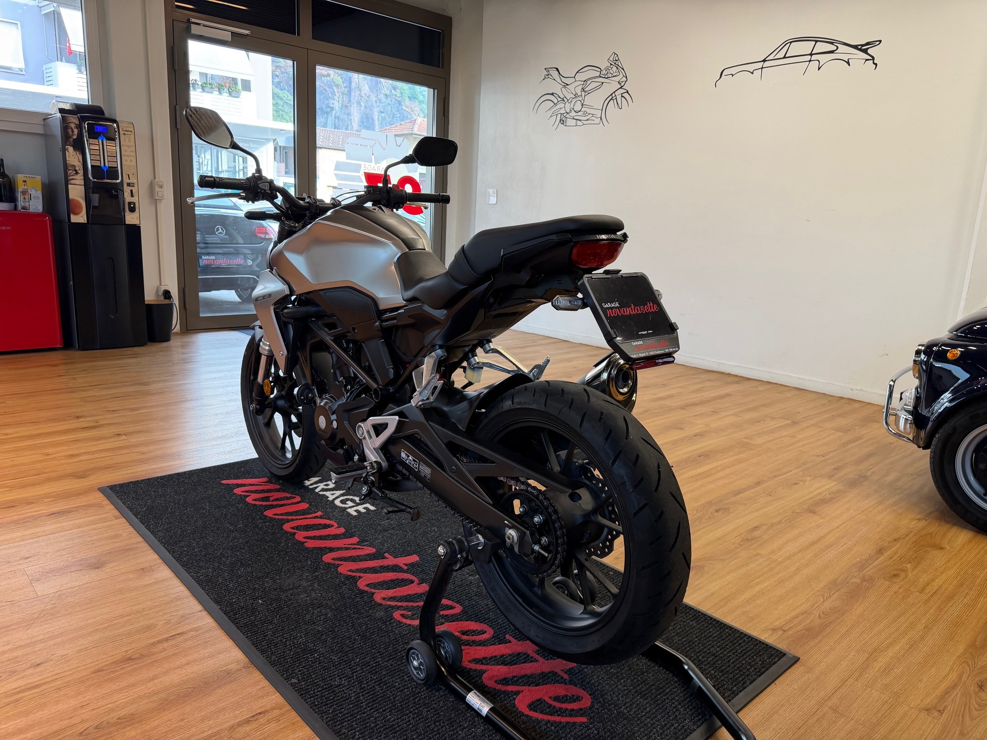 HONDA CB 300 R-image-4