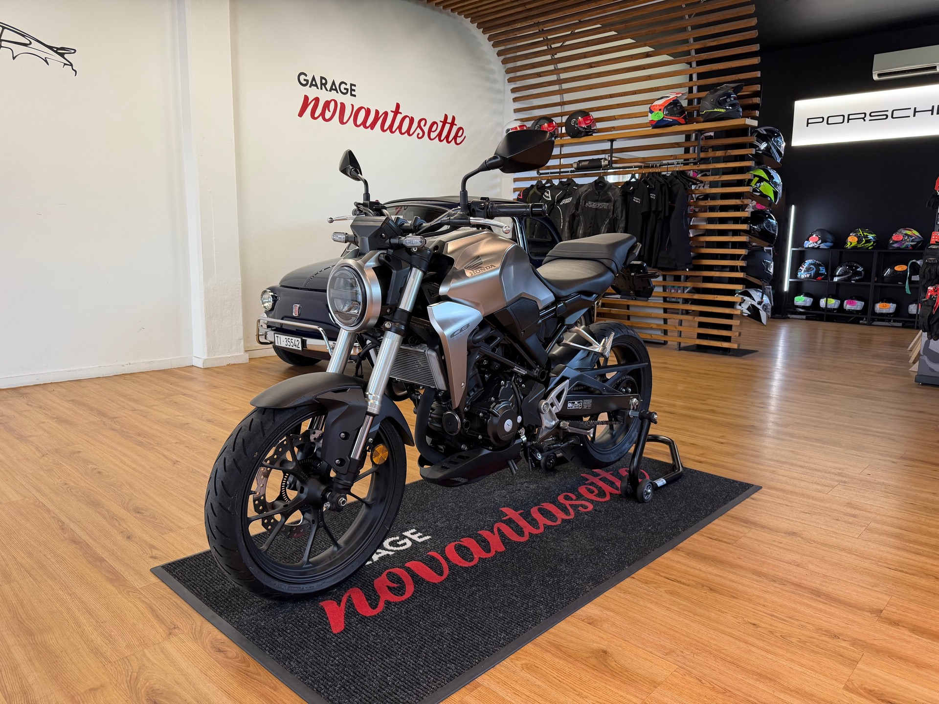 HONDA CB 300 R-image-0