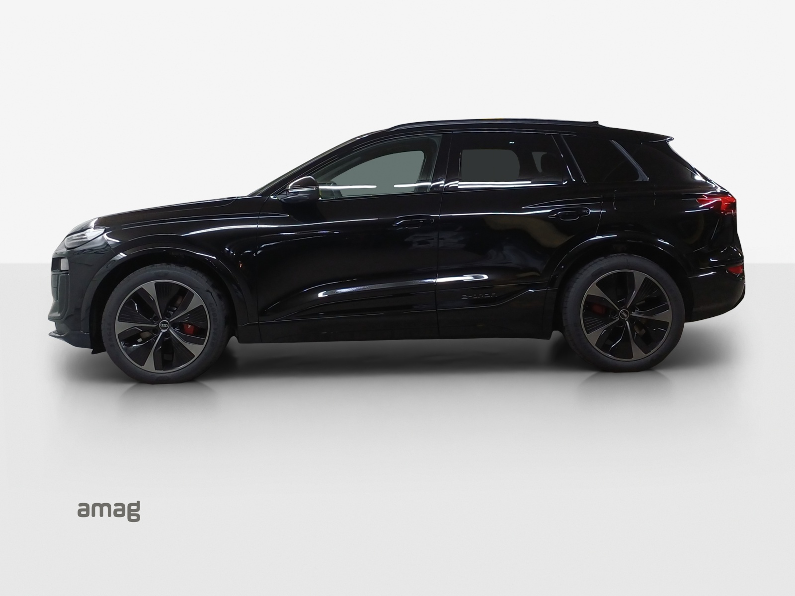 AUDI SQ6 e-tron quattro-showroom-element-1