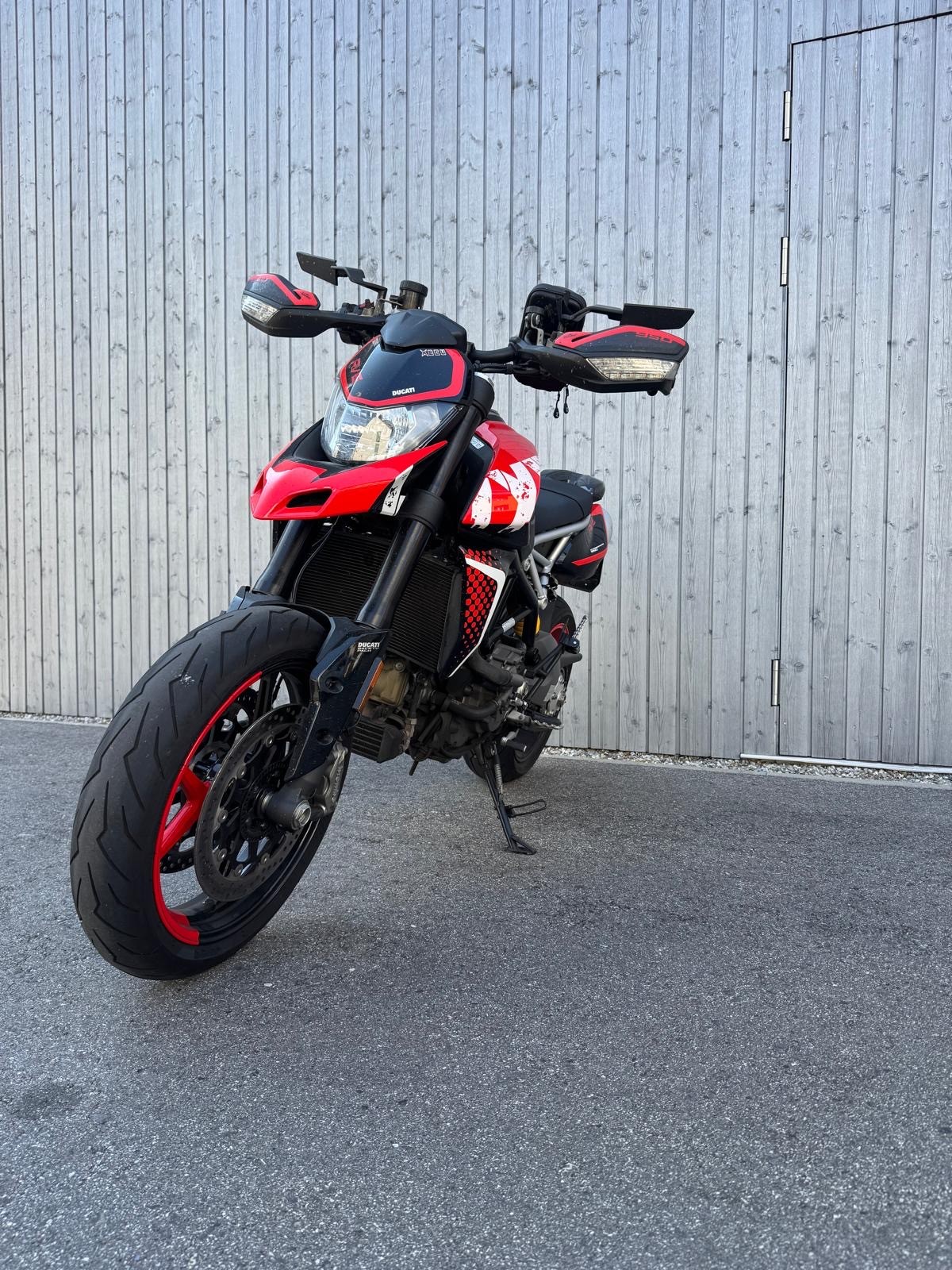 DUCATI Hypermotard 950 RVE (35kW)-image-4