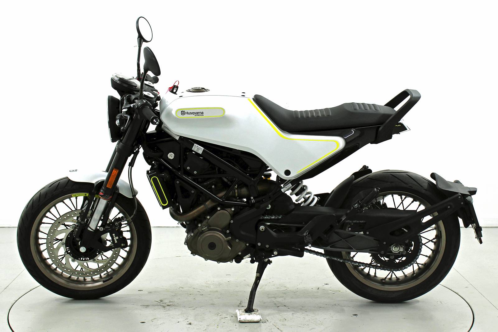 HUSQVARNA Svartpilen 401 ABS-image-4