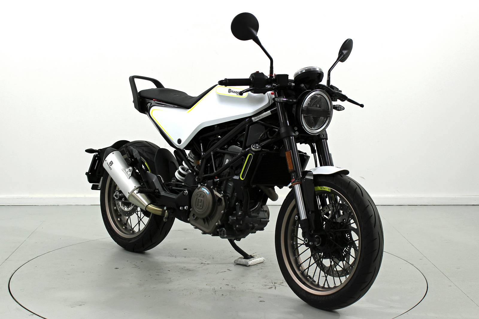 HUSQVARNA Svartpilen 401 ABS-image-1