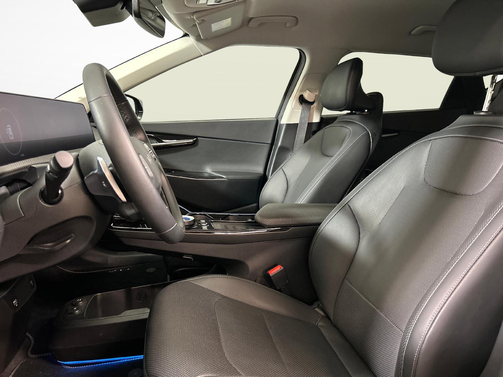 KIA EV6 77 kWh Edition 24-showroom-element-3
