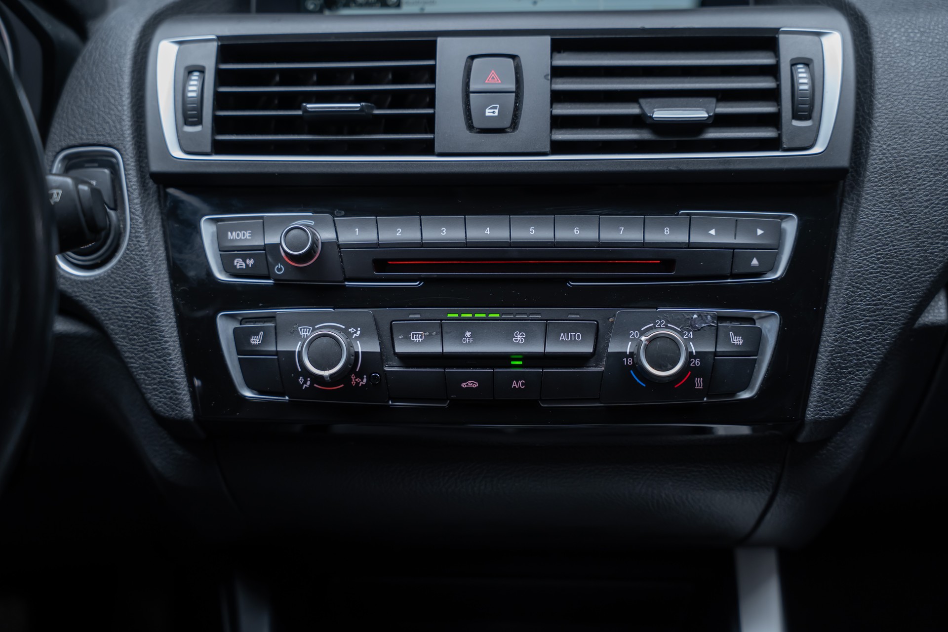 BMW 116d / CH-Fahrzeug / Tempomat / Sitzheizung-image-24