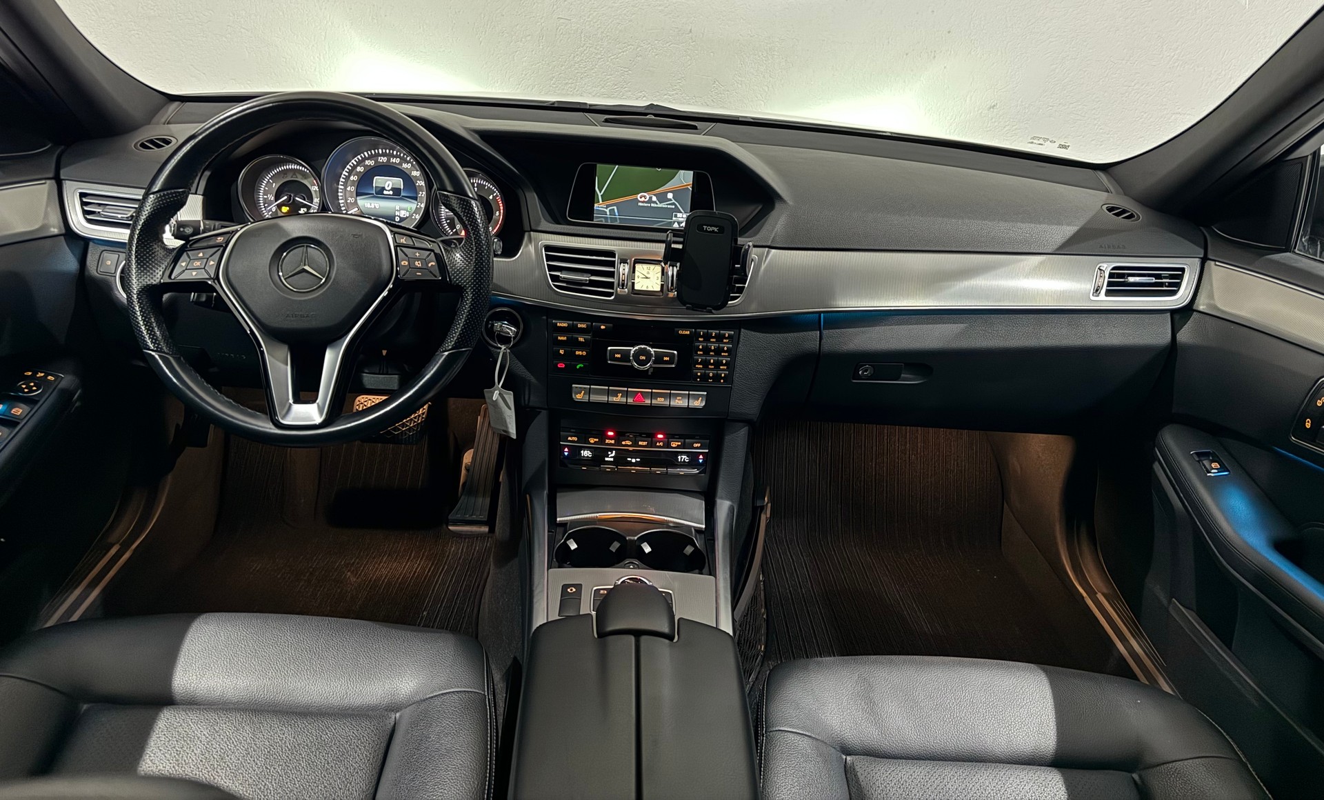 MERCEDES-BENZ E 220 CDI Avantgarde 7G-Tronic-image-13
