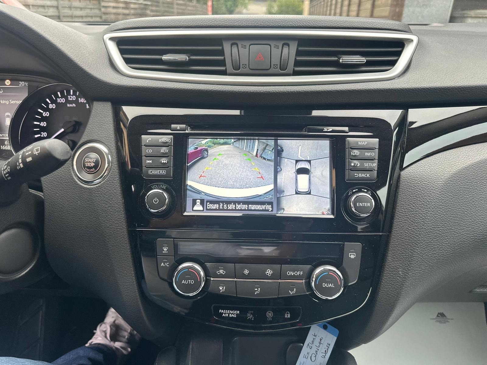 NISSAN Qashqai 1.6 dCi tekna Xtronic CVT-image-11