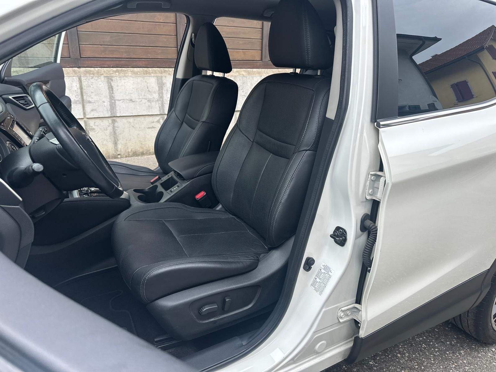 NISSAN Qashqai 1.6 dCi tekna Xtronic CVT-image-8