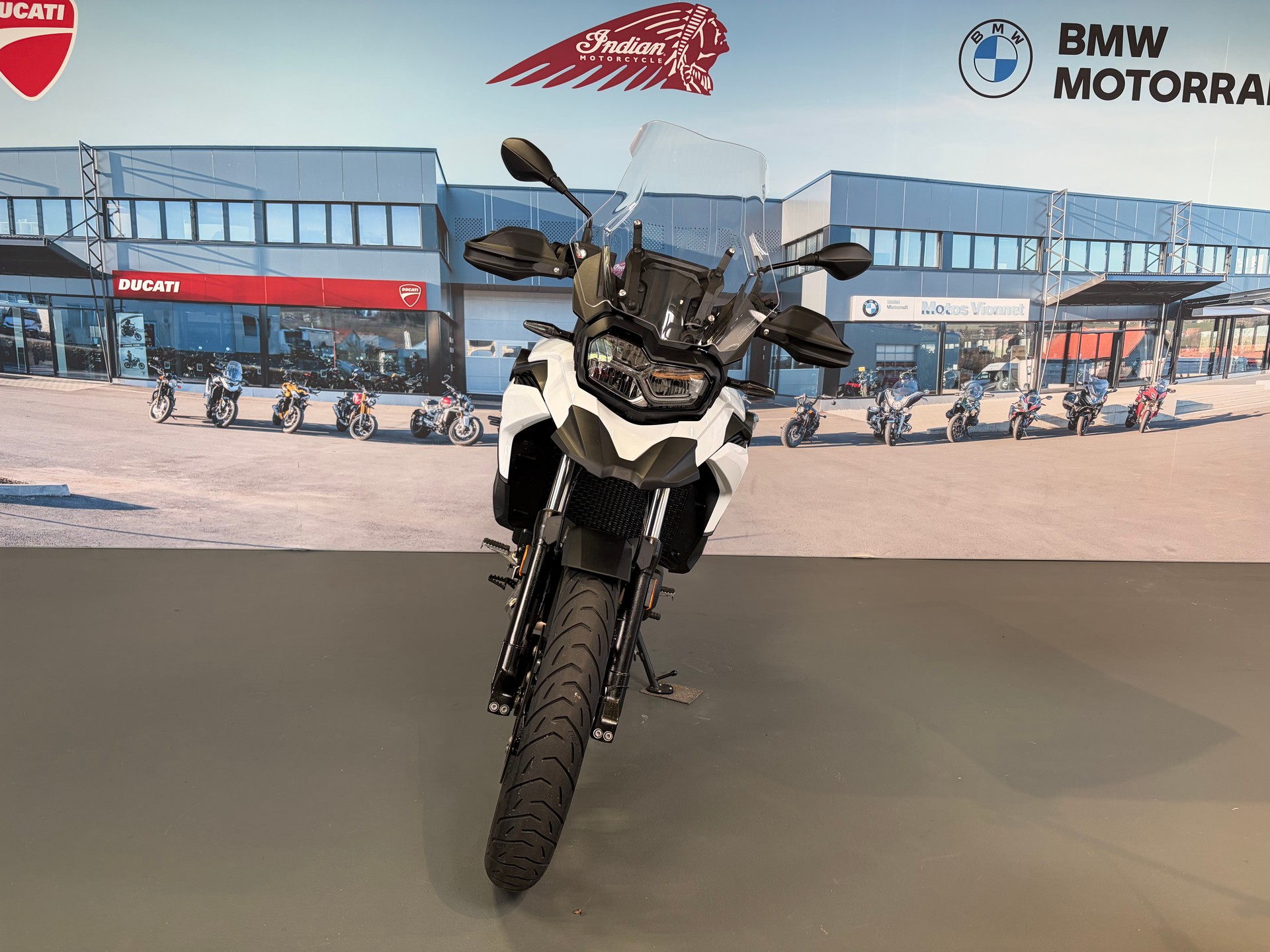 BMW GS-showroom-element-1