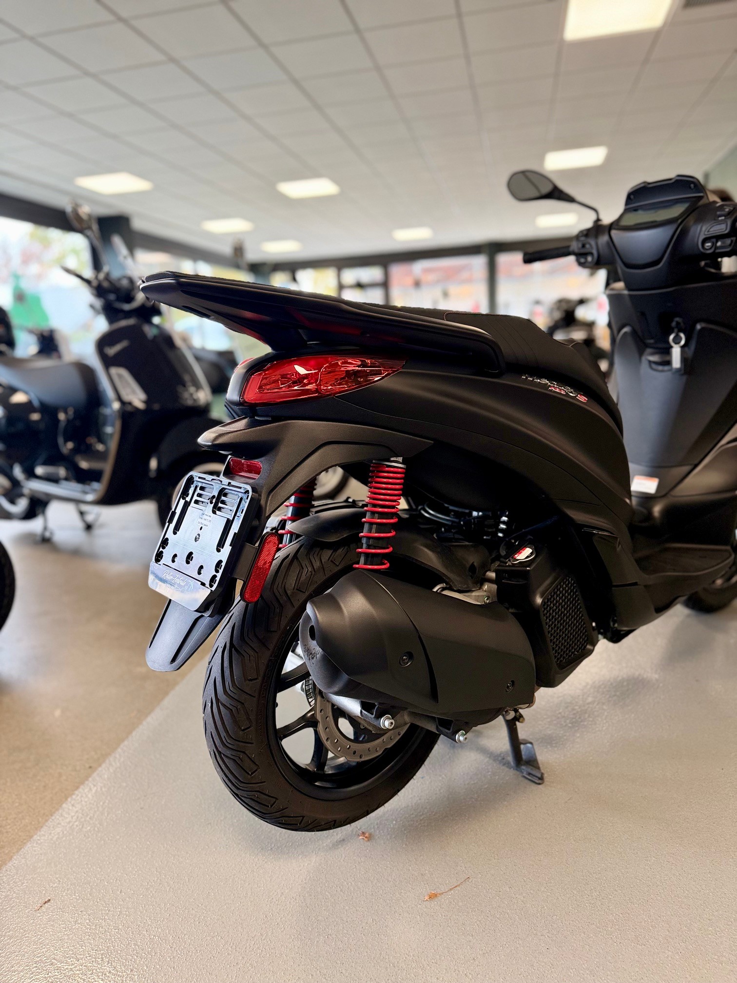 PIAGGIO Medley 125 Sport-image-3