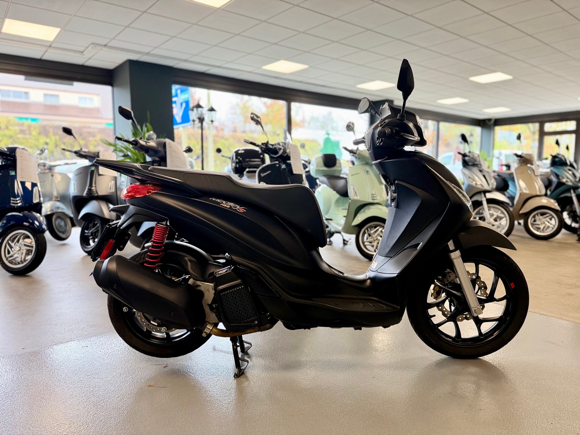 PIAGGIO Medley 125 Sport-image-2