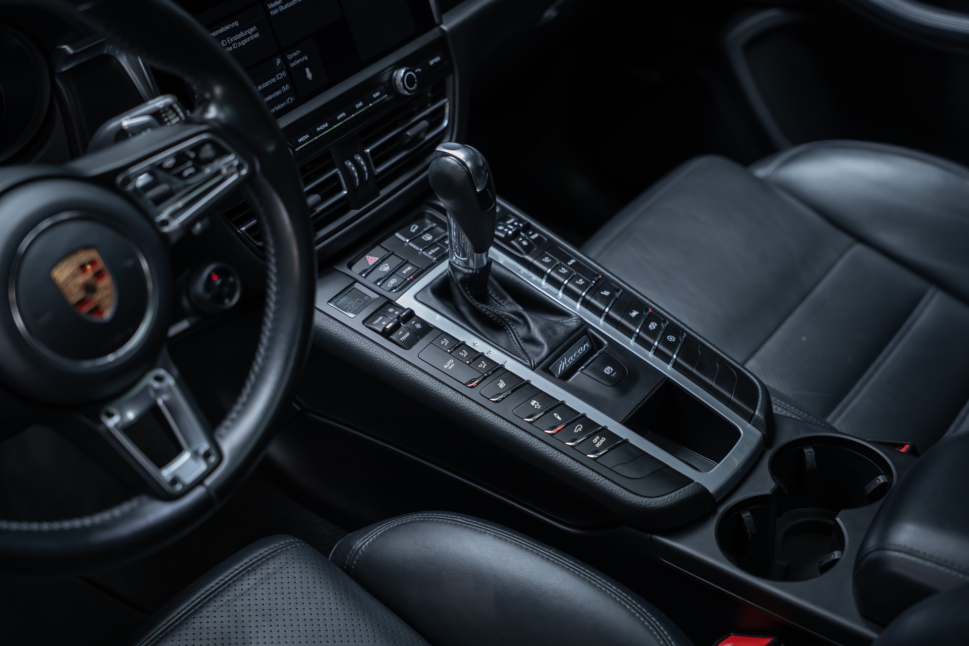 PORSCHE Macan 2.9 V6 GTS / CH-Fahrzeug / Sport-Chrono / Panorama-Schiebedach-image-14