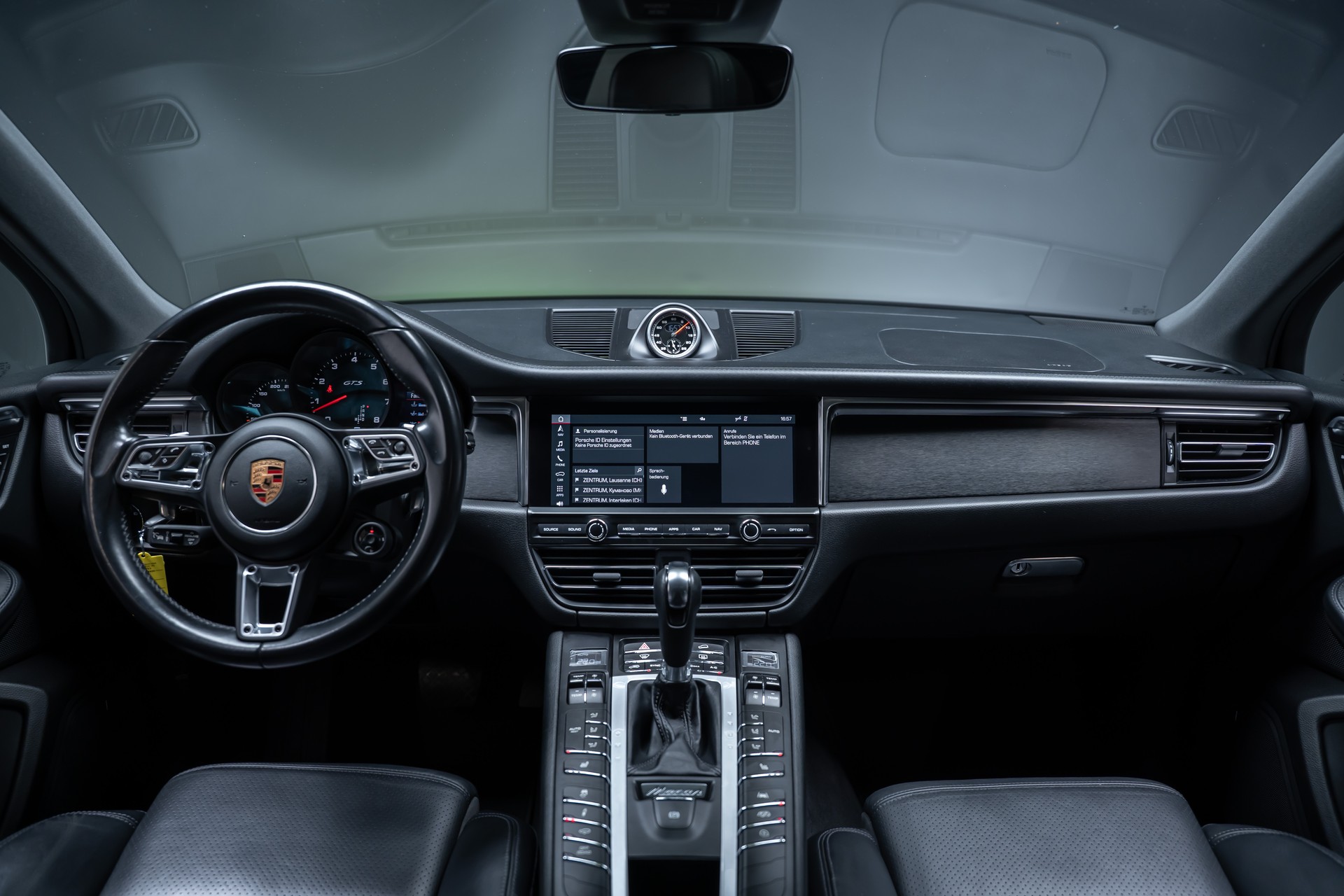 PORSCHE Macan 2.9 V6 GTS / CH-Fahrzeug / Sport-Chrono / Panorama-Schiebedach-image-23