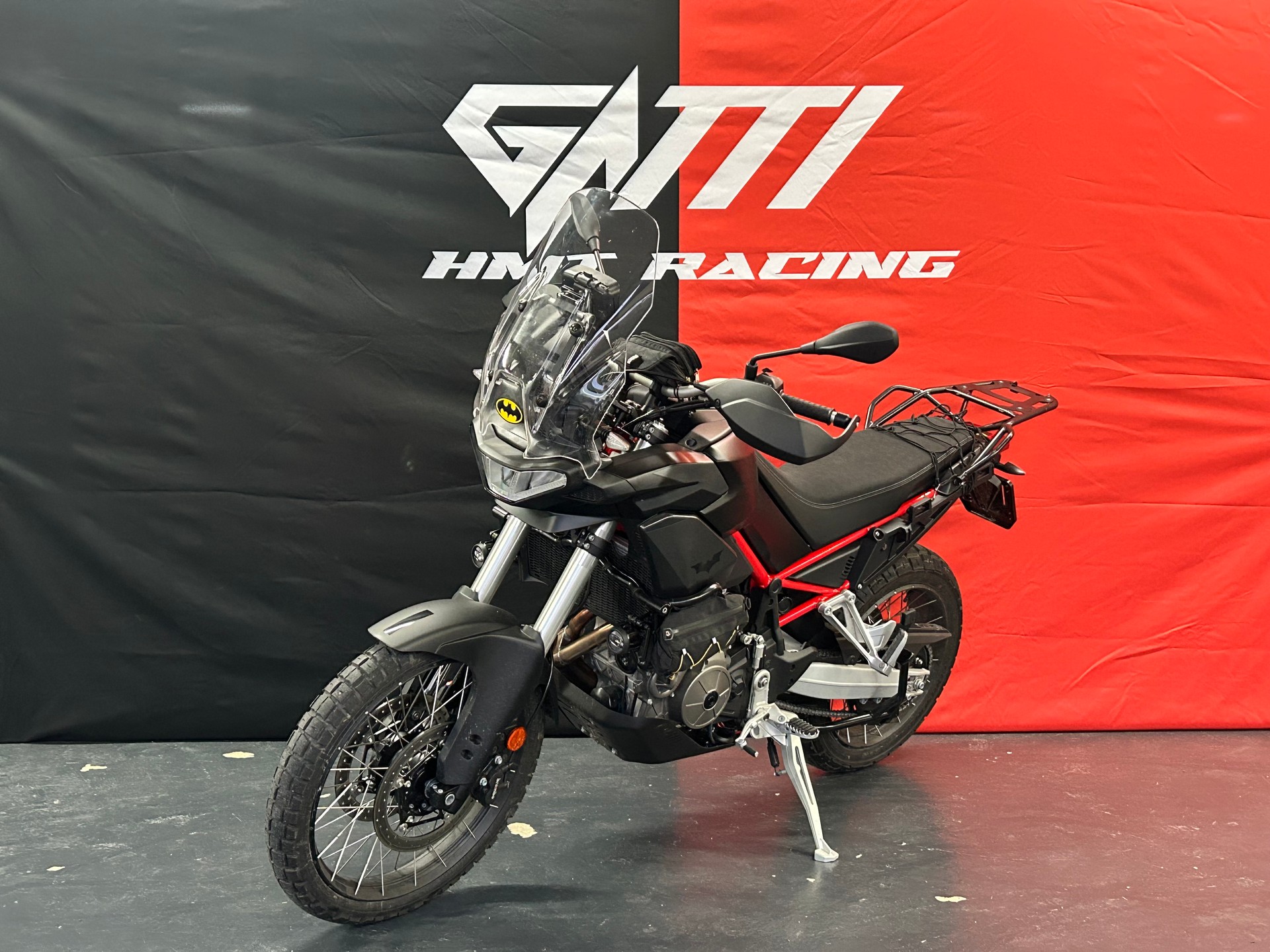 APRILIA Tuareg 660 Batman Edition-image-3