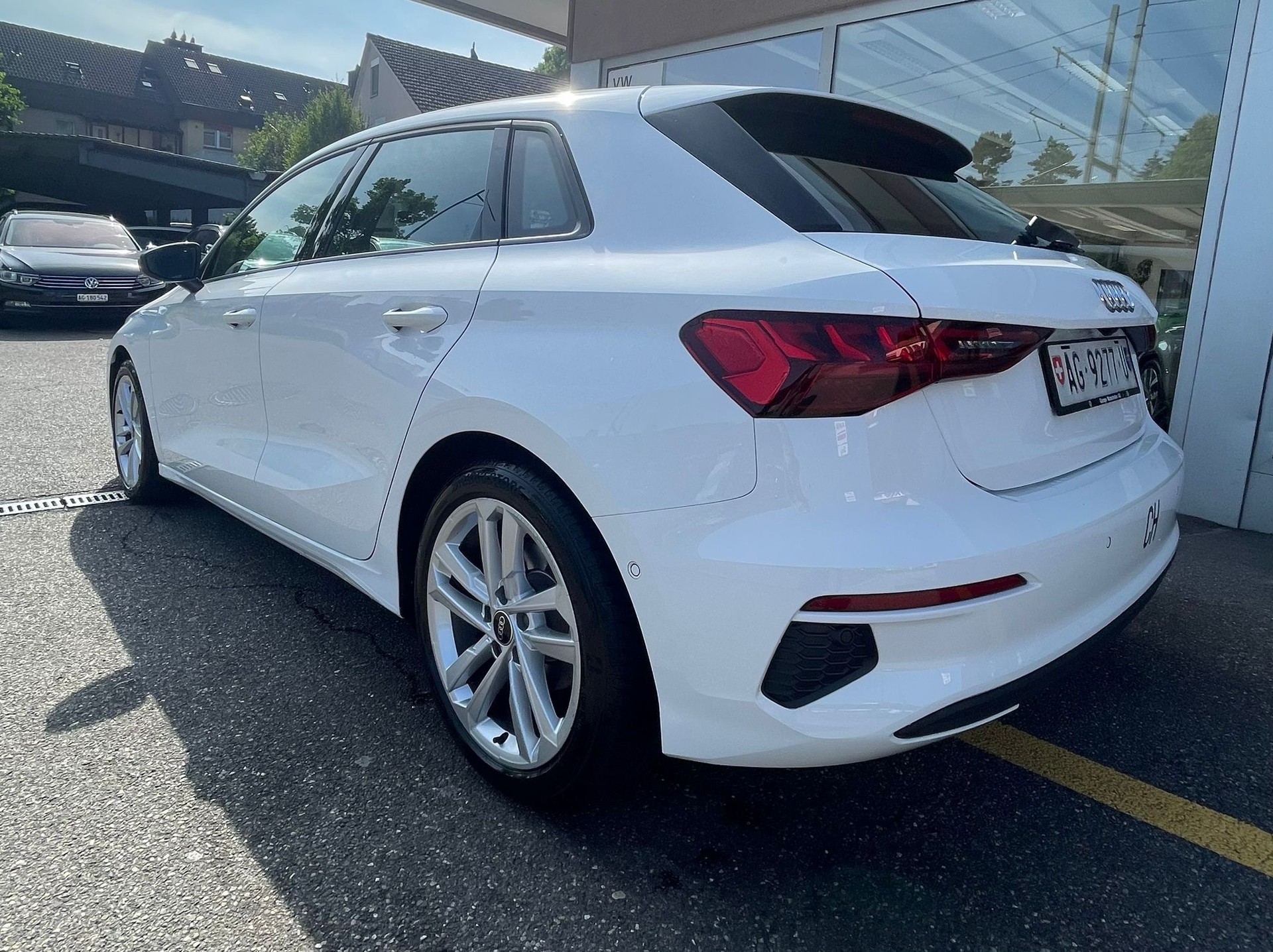 AUDI A3 Sportback 35 TFSI Attraction S-tronic All White CH-Auto 42% Rabatt-image-4