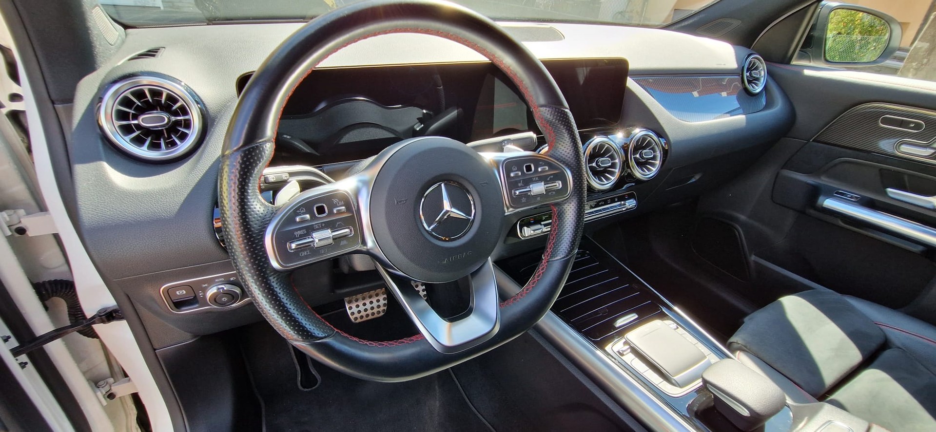 MERCEDES-BENZ GLA 250e AMG Line 8G-DCT-image-8