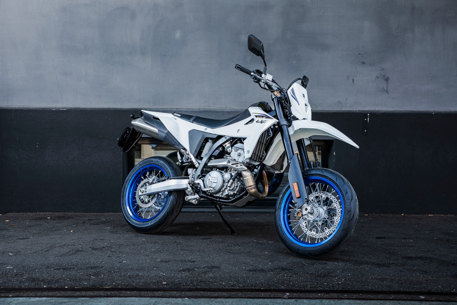 SUZUKI DR-Z 400-image-0