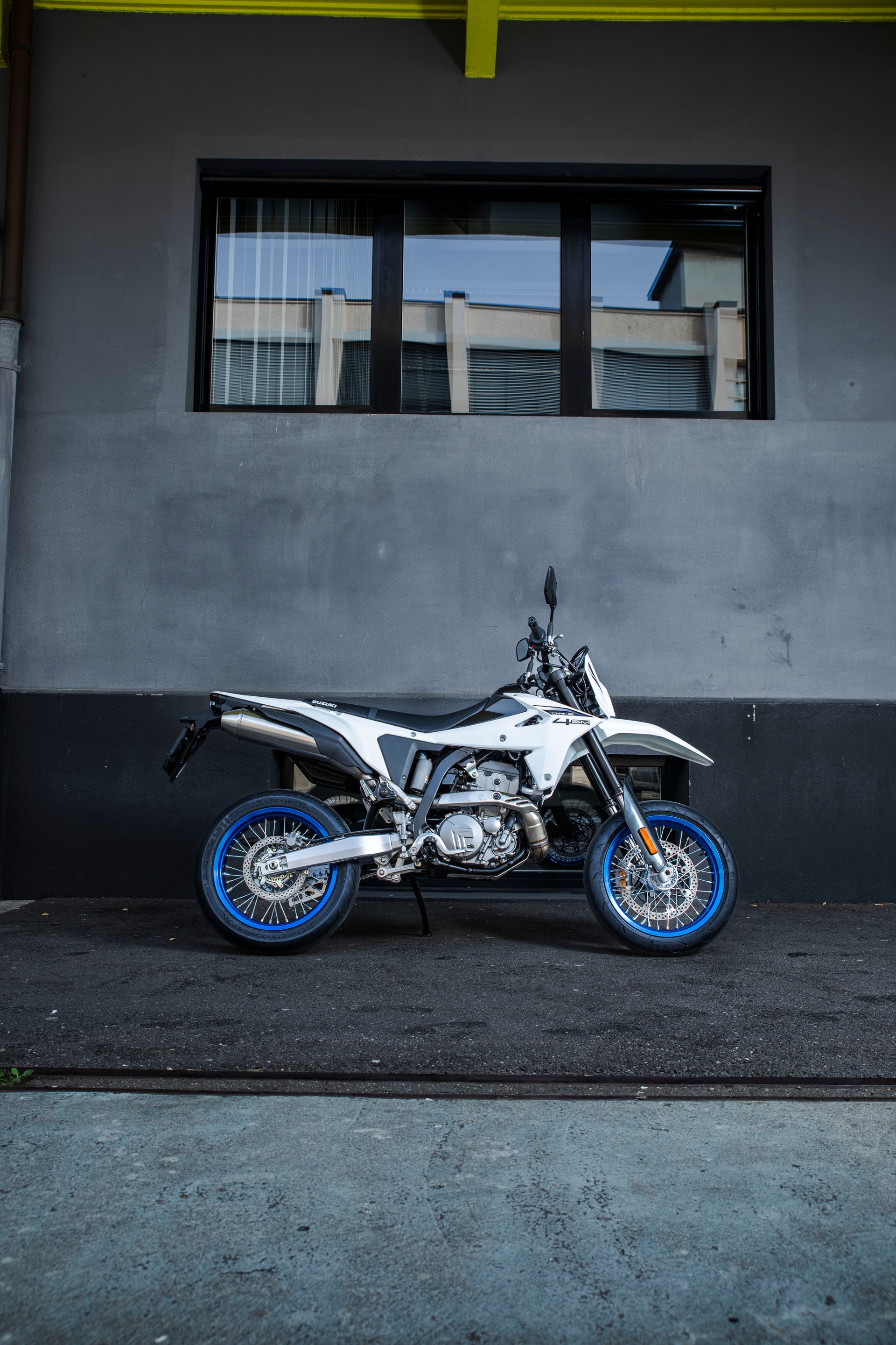 SUZUKI DR-Z 400-image-10