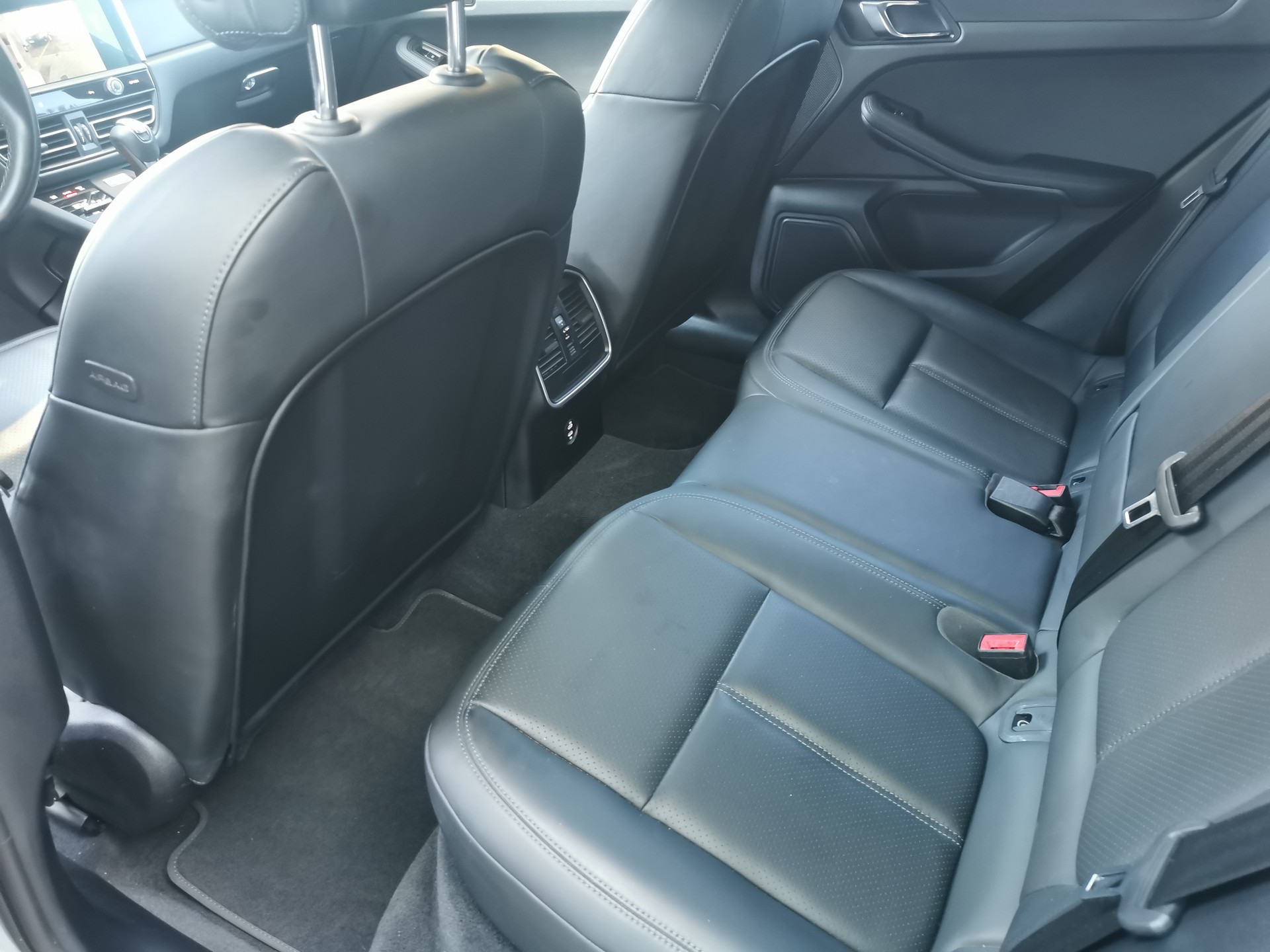 PORSCHE Macan PDK-image-12