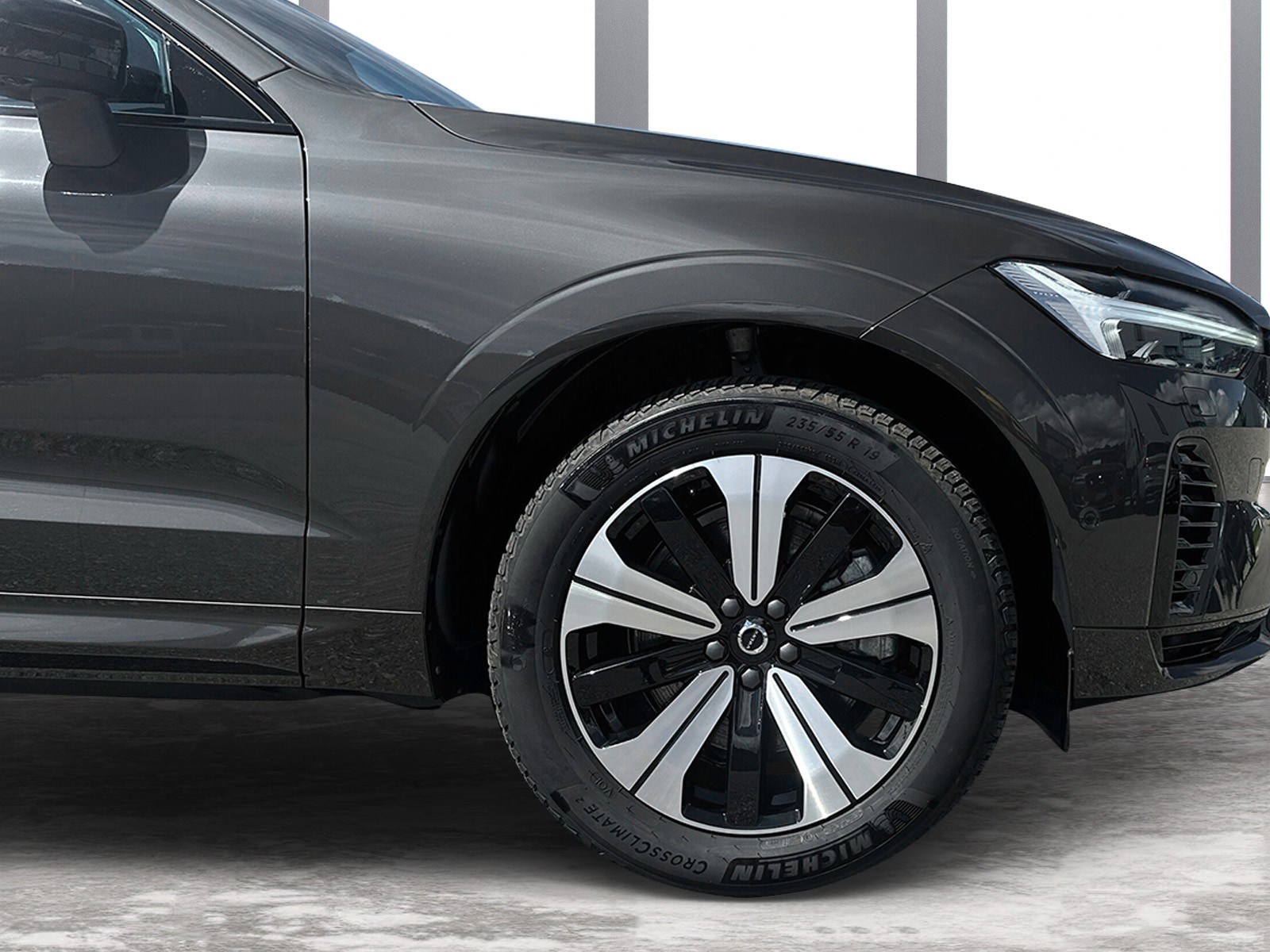 VOLVO XC60 2.0 T6 TE Plus Dark eAWD-image-6