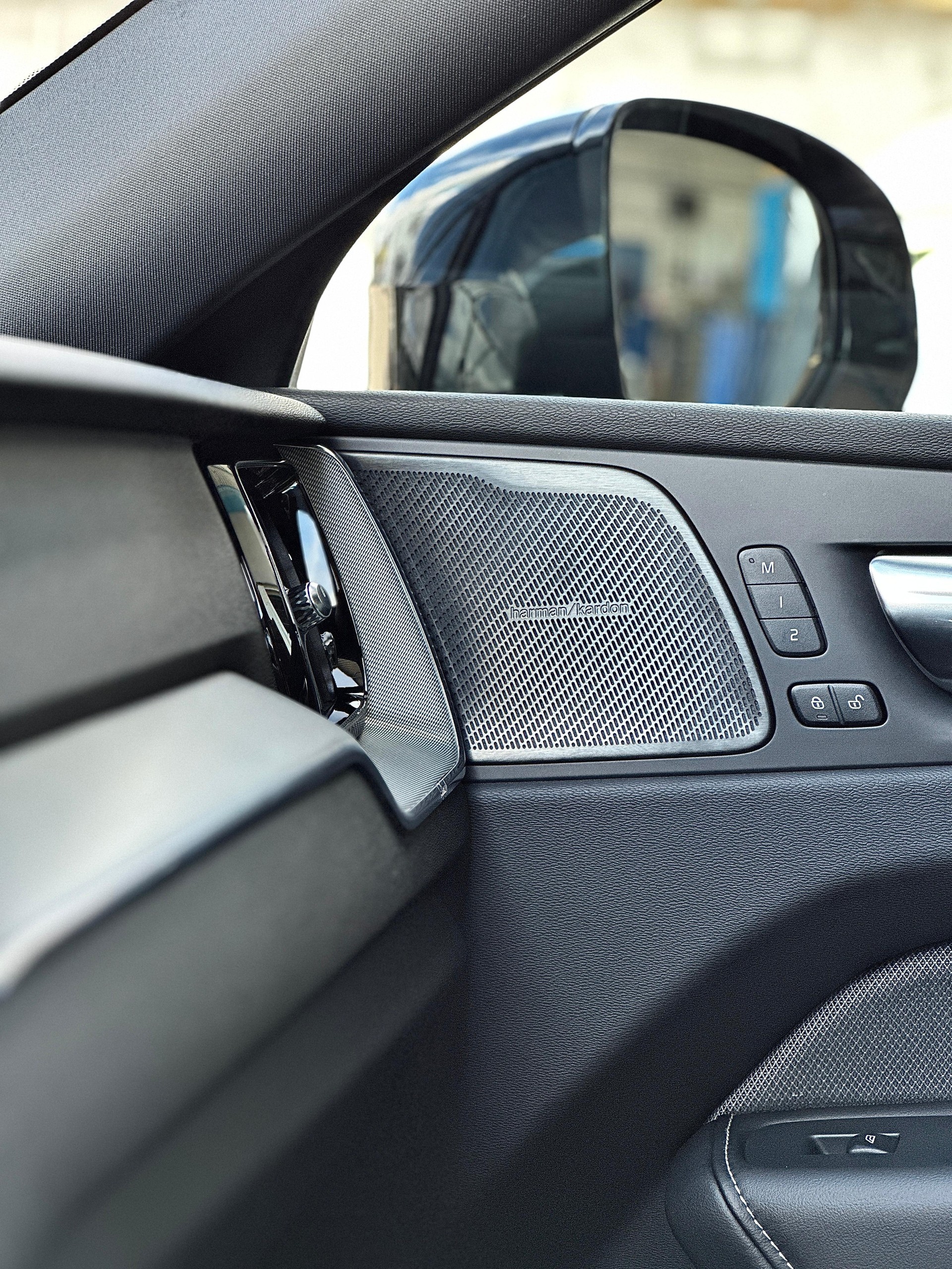 VOLVO XC60 2.0 T6 TE Plus Dark eAWD-image-15