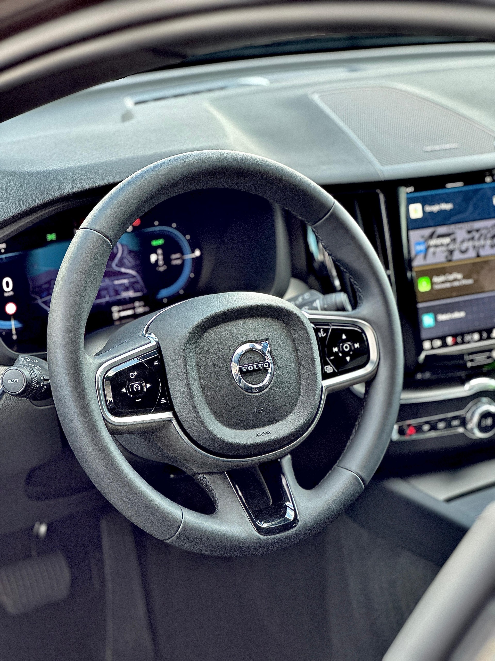 VOLVO XC60 2.0 T6 TE Plus Dark eAWD-image-9