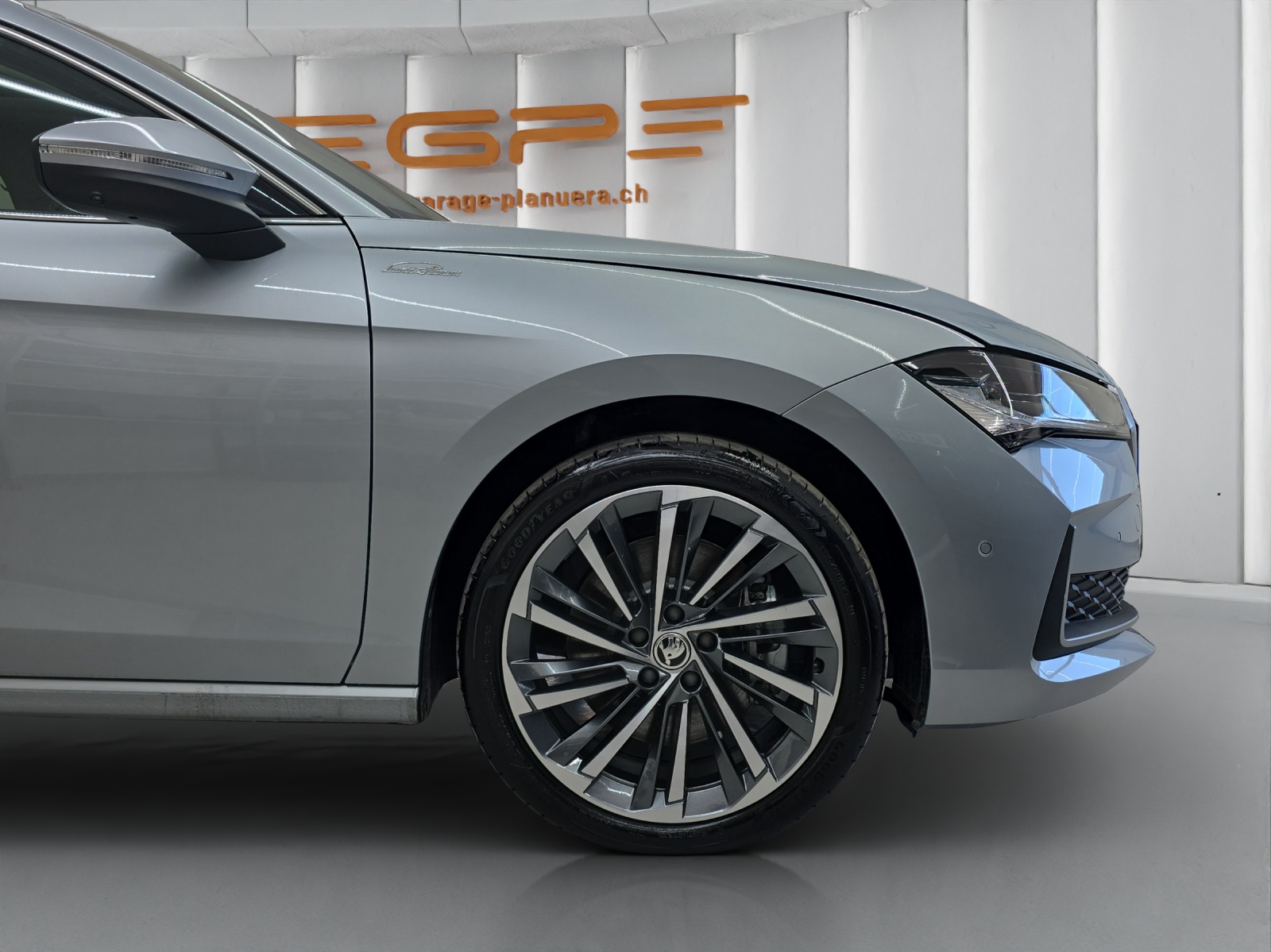 SKODA Superb Combi 2.0 TSI L & K 4x4 DSG-image-15