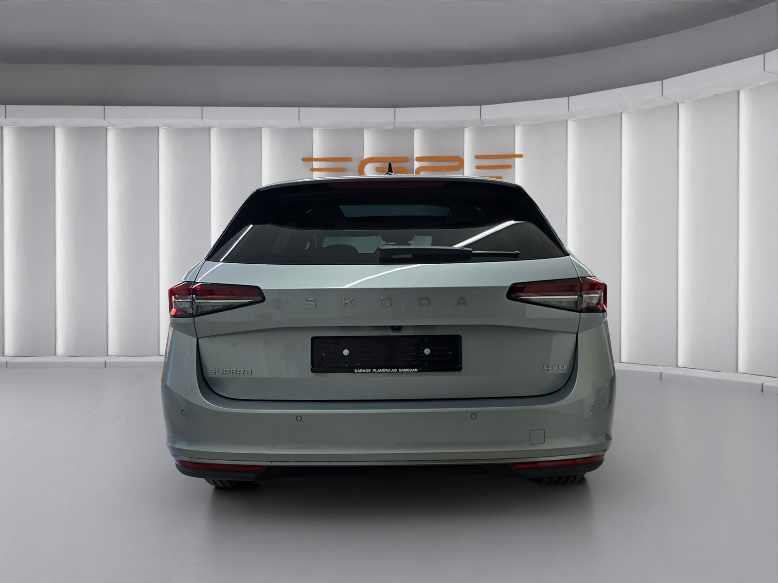 SKODA Superb Combi 2.0 TSI L & K 4x4 DSG-image-5