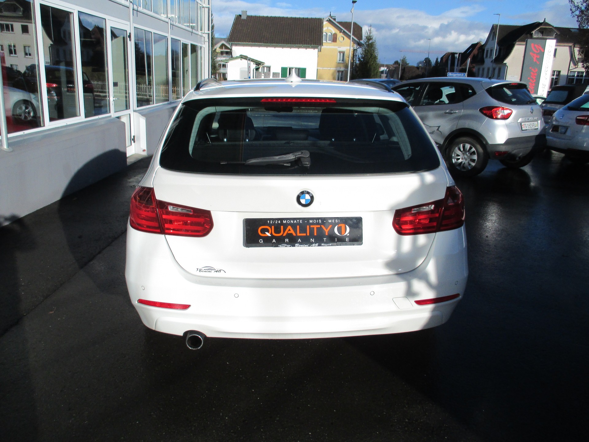 BMW 320i Touring Steptronic-image-5