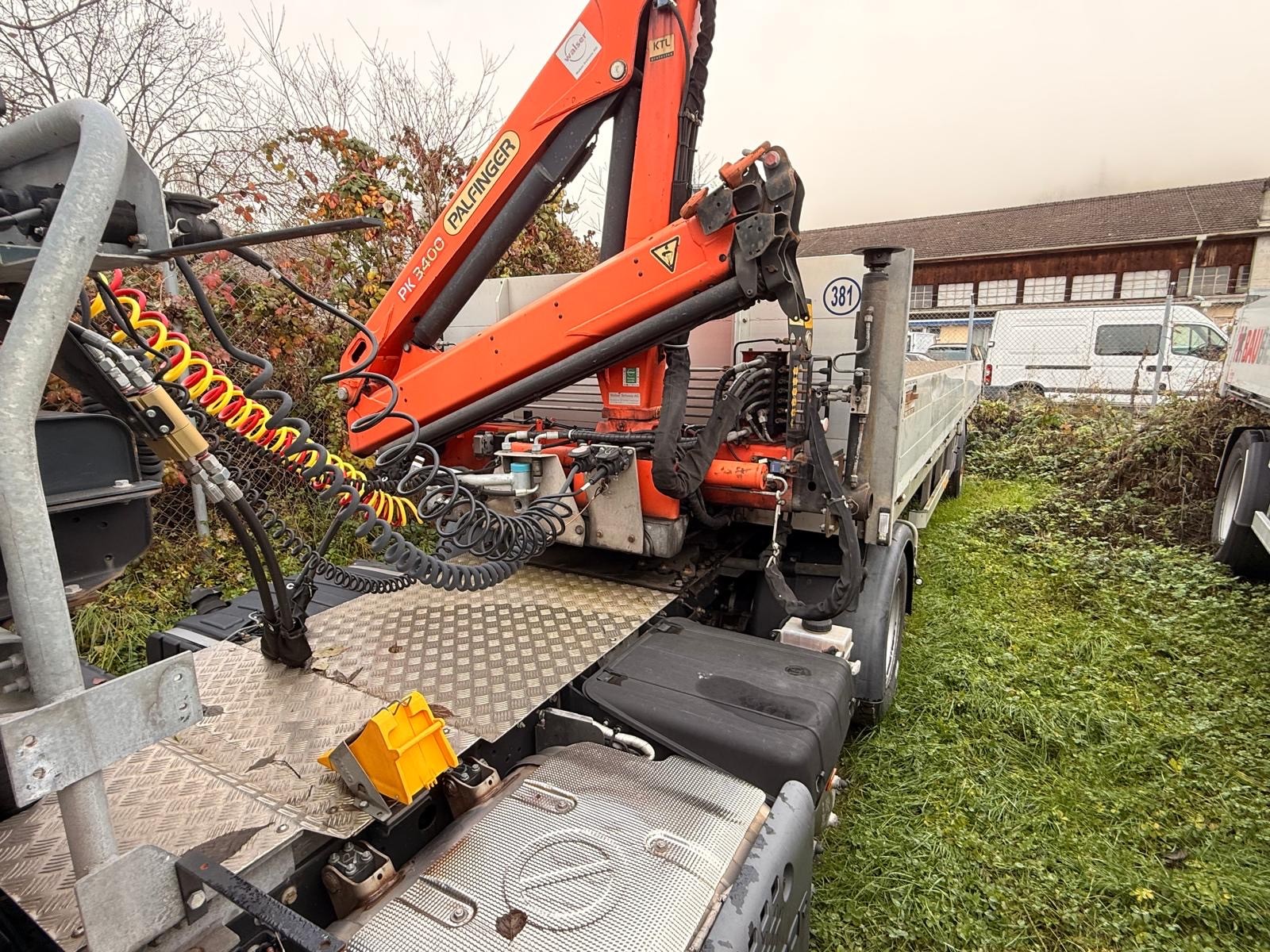IVECO 80E22 Eurocargo semi-remorque + Grue PK 3400-image-12