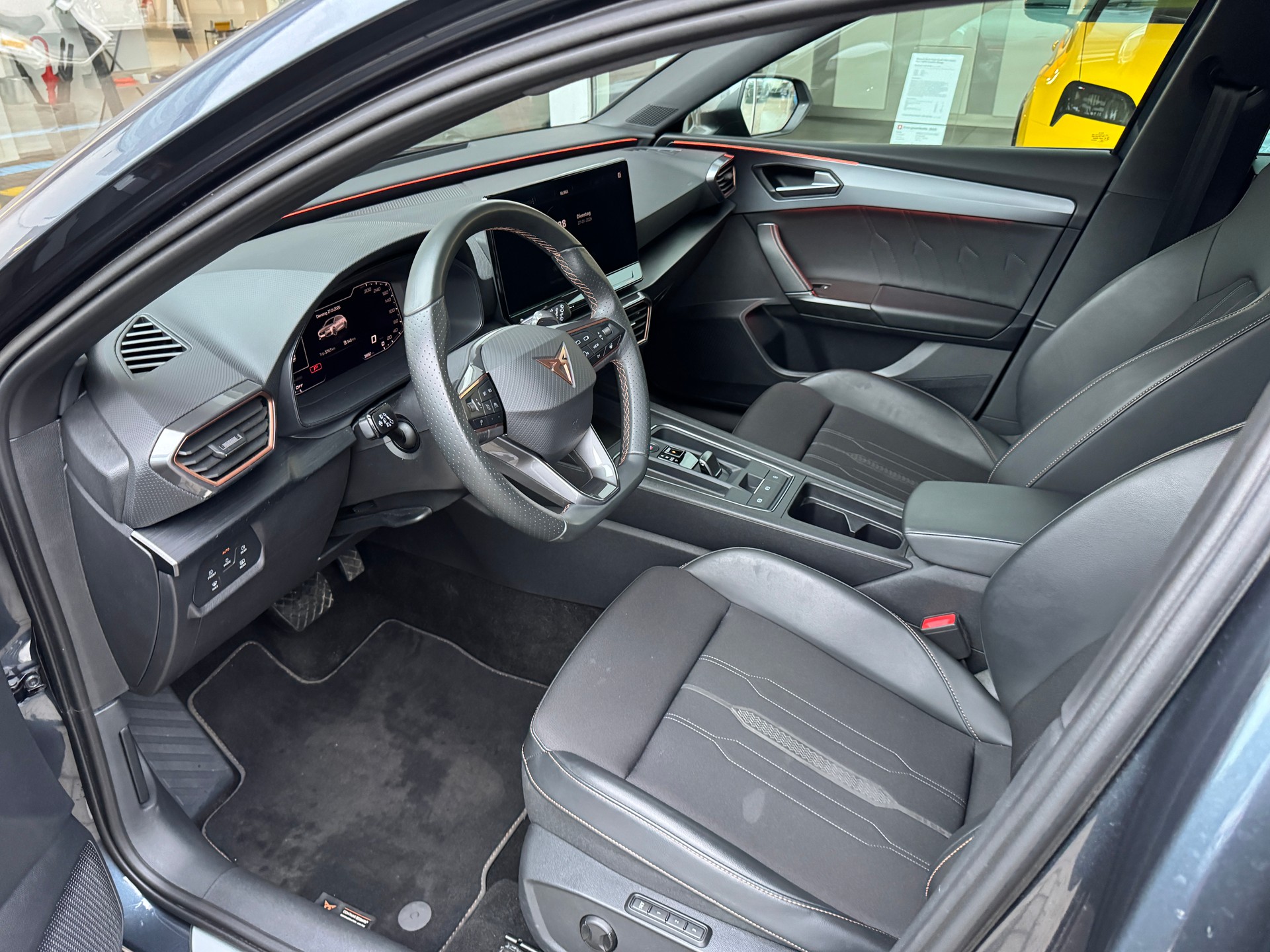 CUPRA LEON ST 2.0 TSI DSG-image-4