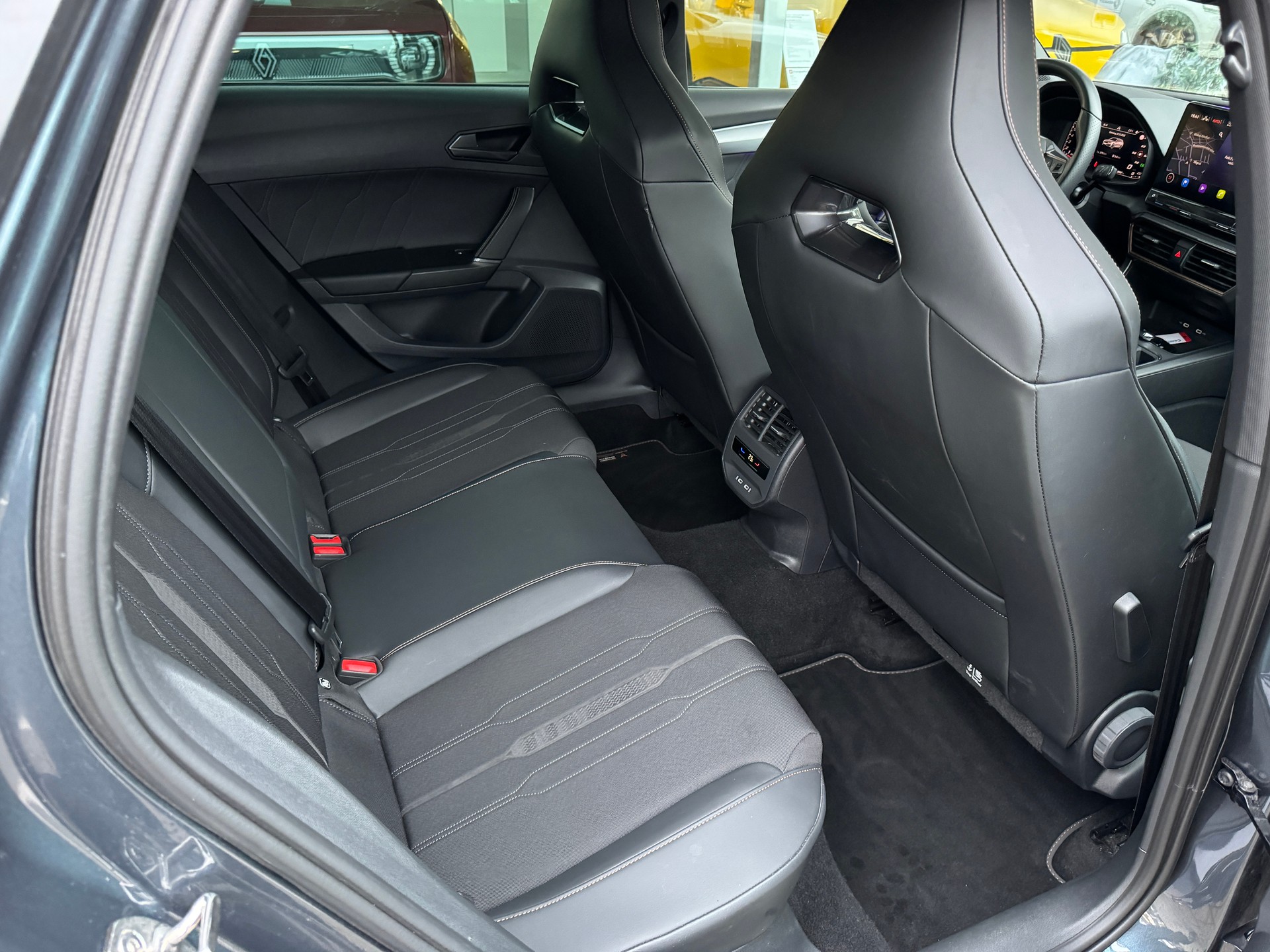 CUPRA LEON ST 2.0 TSI DSG-image-8