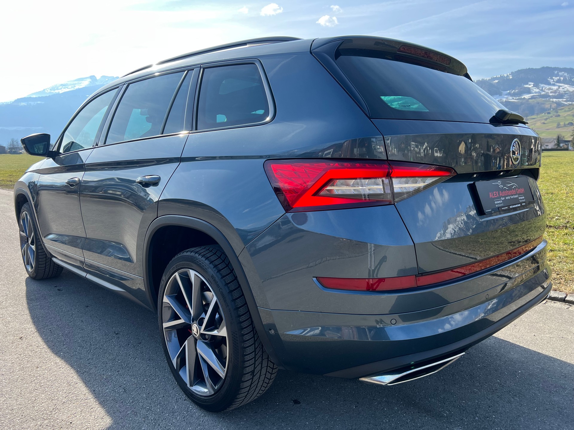 SKODA Kodiaq 2.0 Bi-TDI SCR RS 4x4 DSG 7-Sitze (CHF 375.25/Monat)-image-3