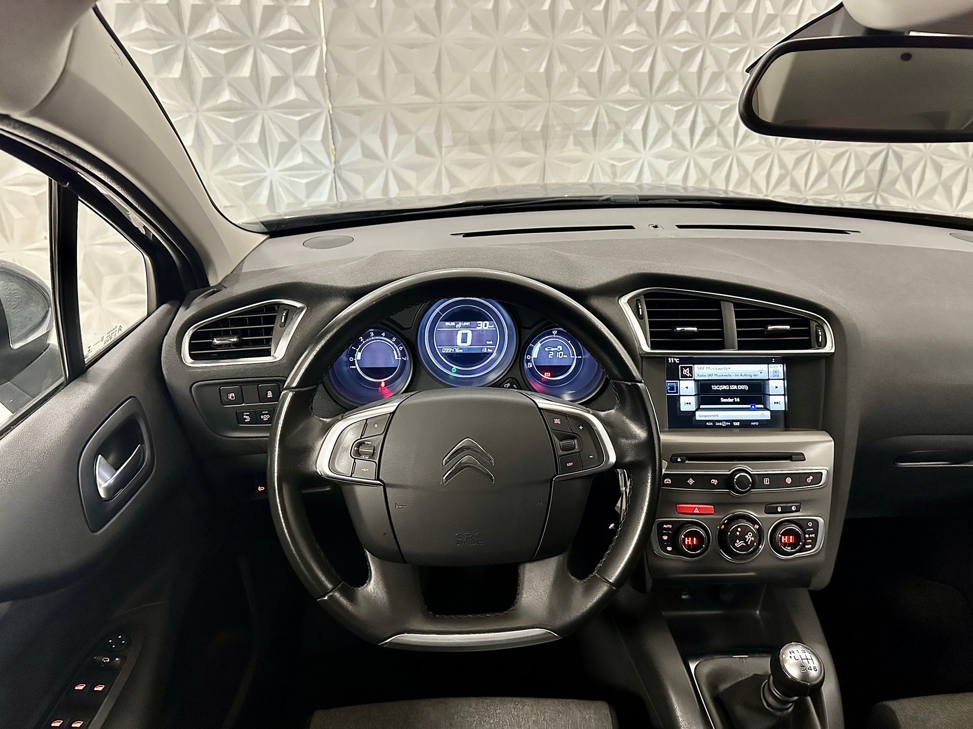 CITROEN C4 1.2 Pure Tech Feel Edition-image-18