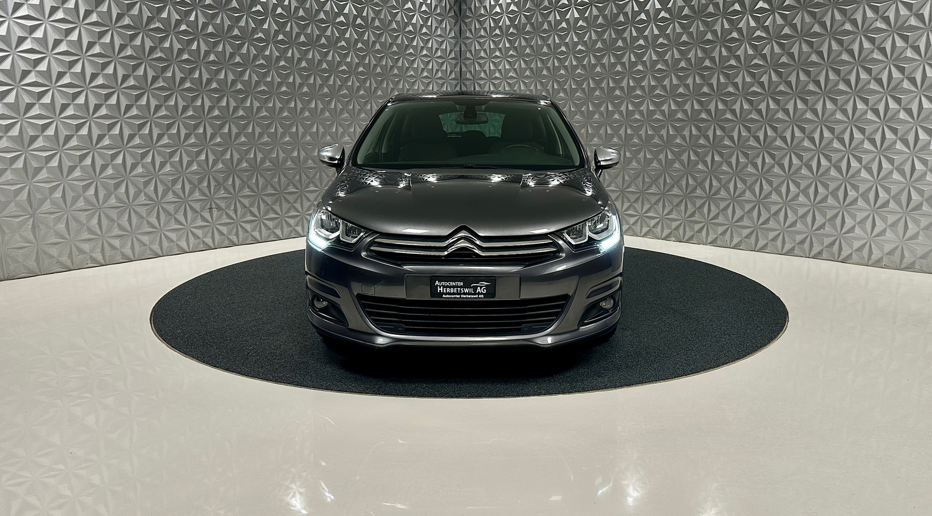 CITROEN C4 1.2 Pure Tech Feel Edition-showroom-element-1