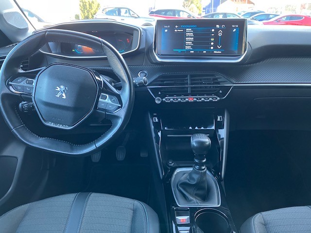PEUGEOT 208 1.2 PureTech Allure-image-5