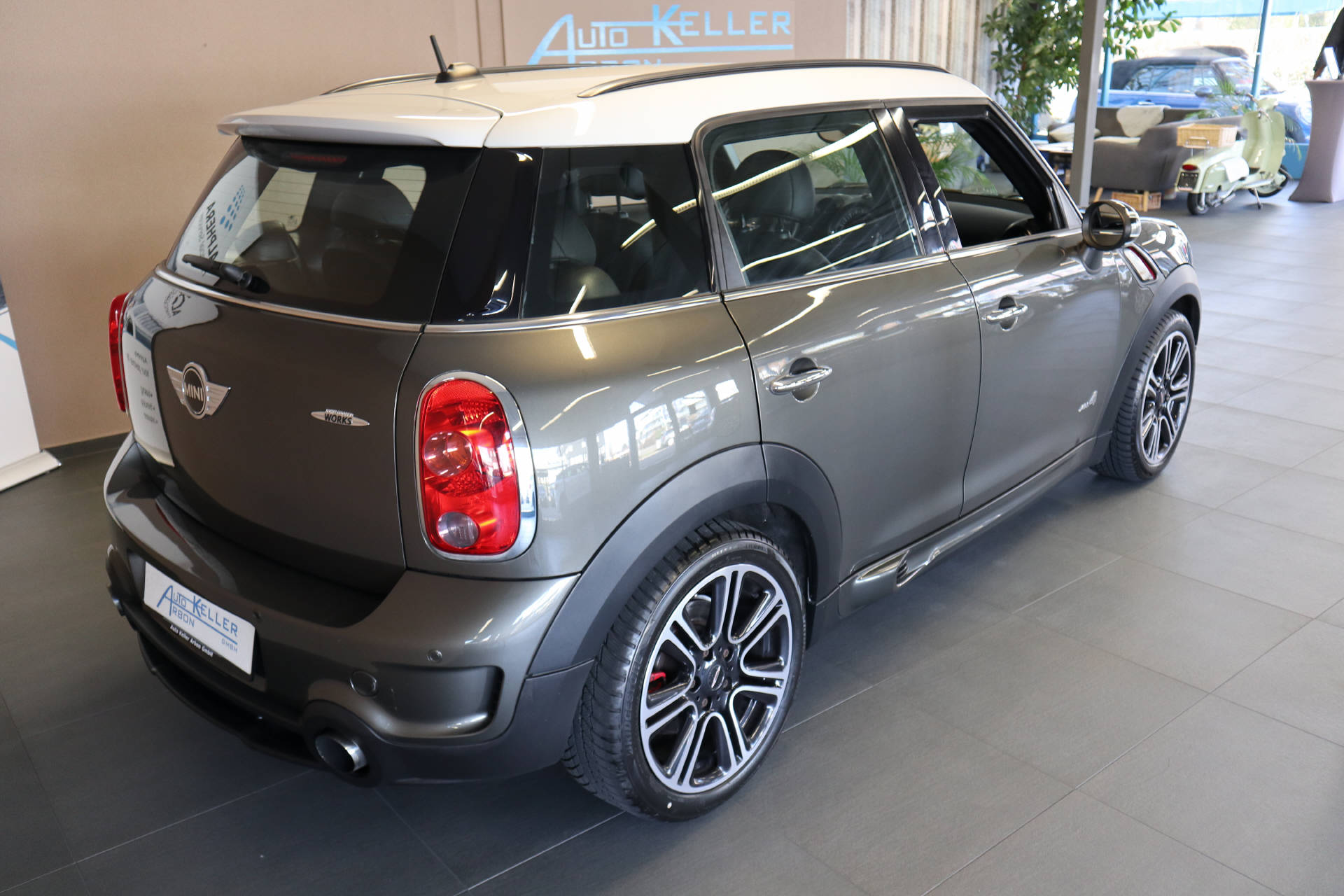 MINI Countryman 1.6i John Cooper Works ALL4-image-6
