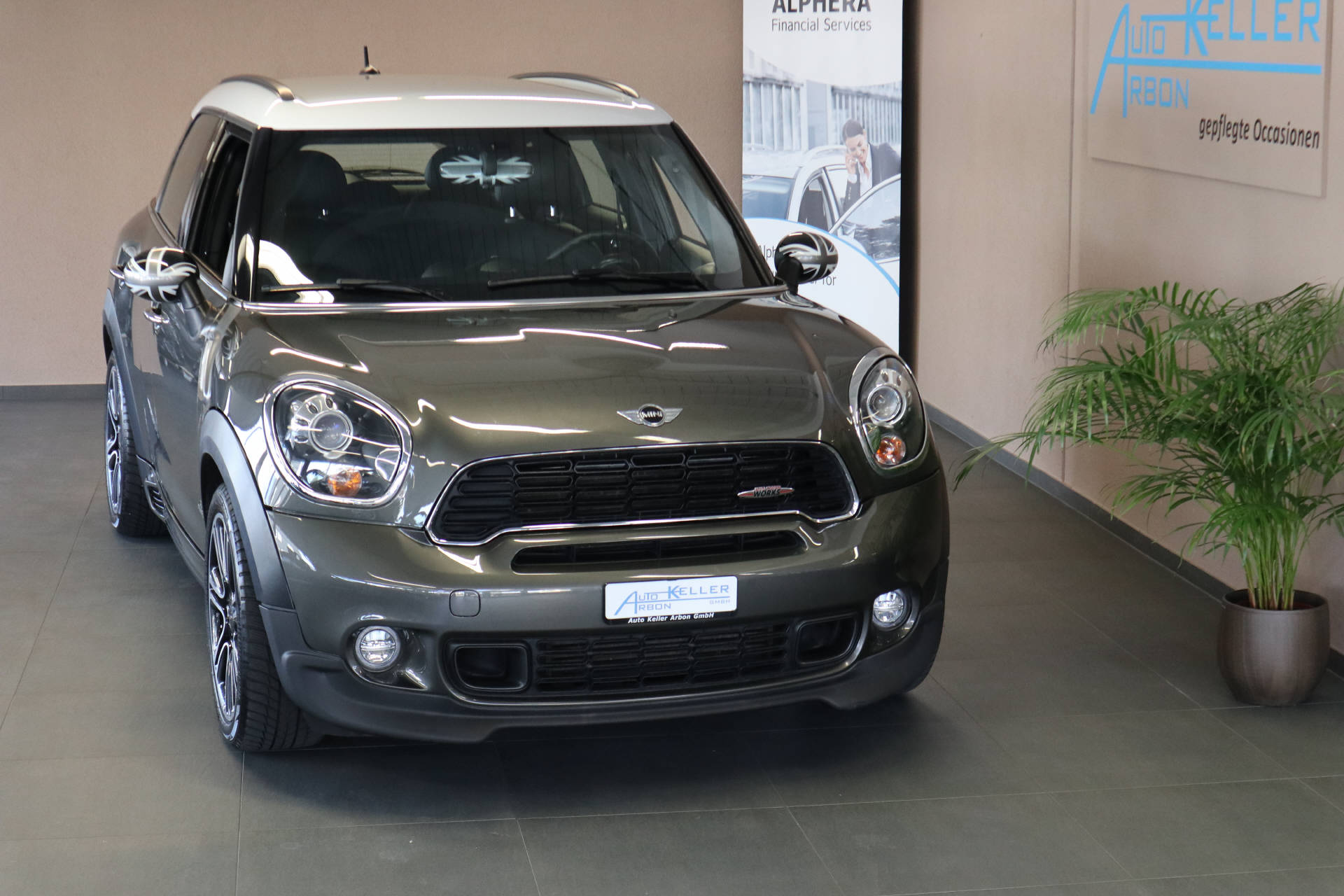 MINI Countryman 1.6i John Cooper Works ALL4-image-2