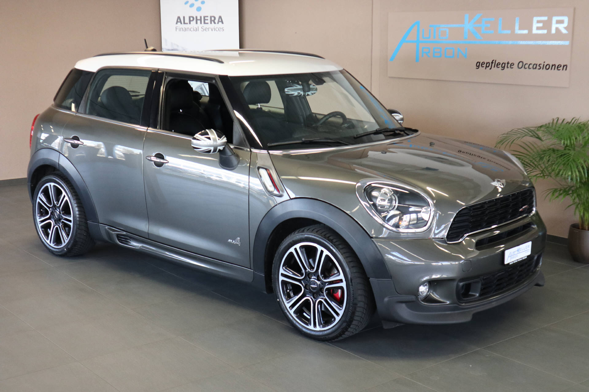 MINI Countryman 1.6i John Cooper Works ALL4-image-1