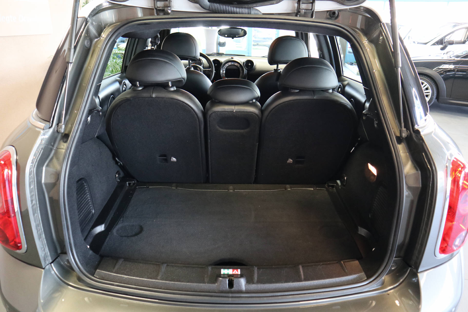 MINI Countryman 1.6i John Cooper Works ALL4-image-9