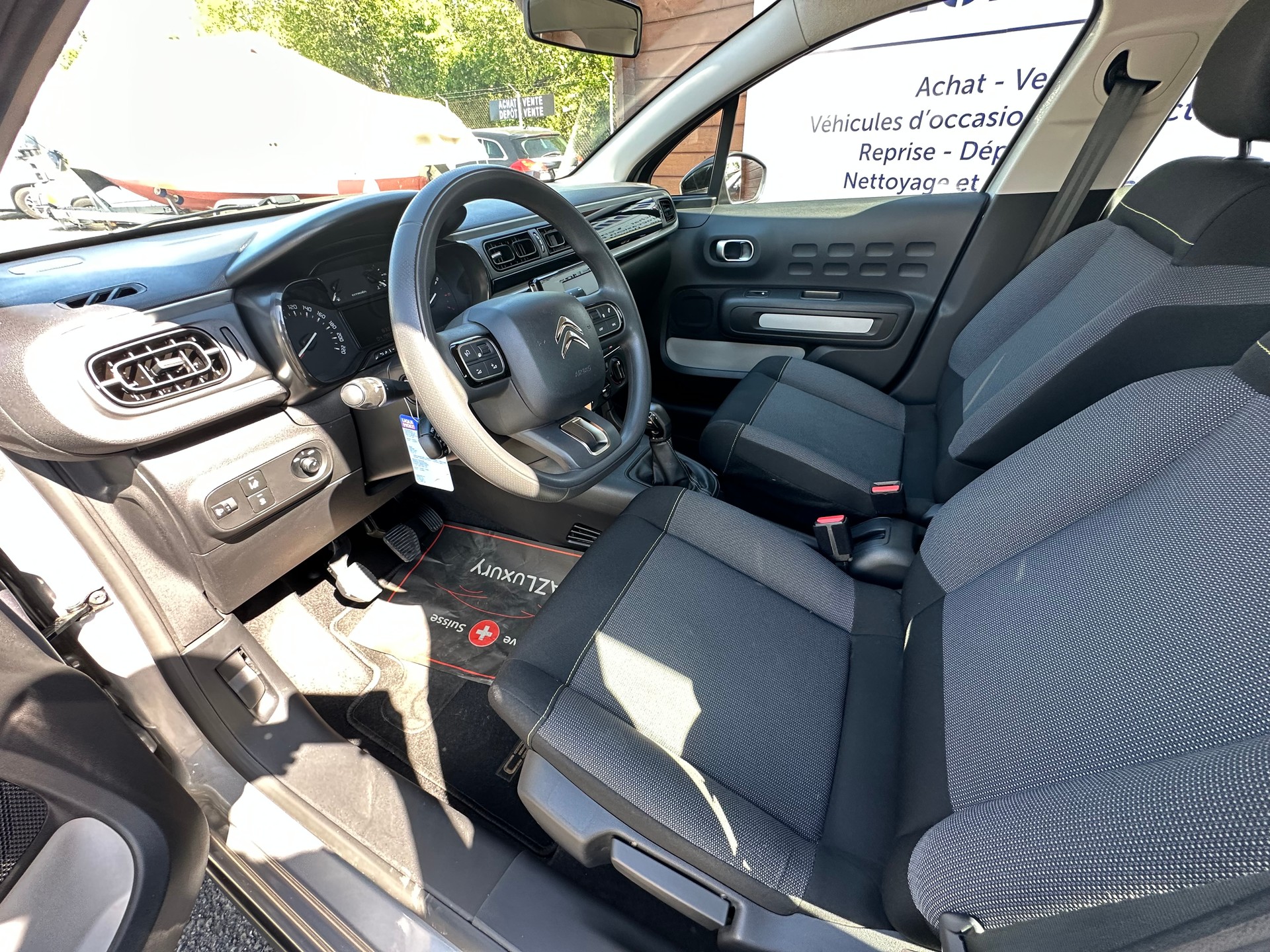 CITROEN C3 1.2i essence-image-12