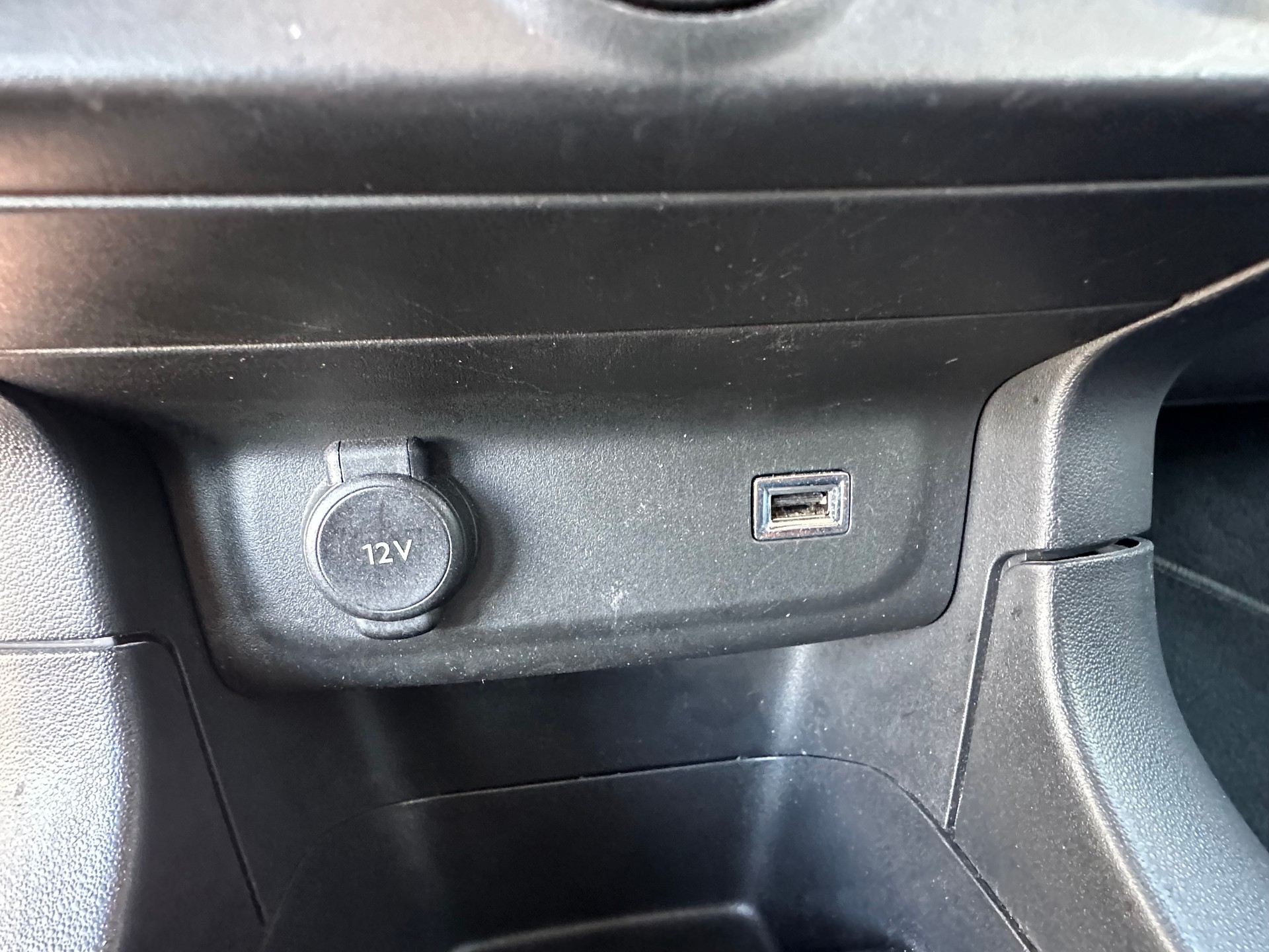 CITROEN C3 1.2i essence-image-16