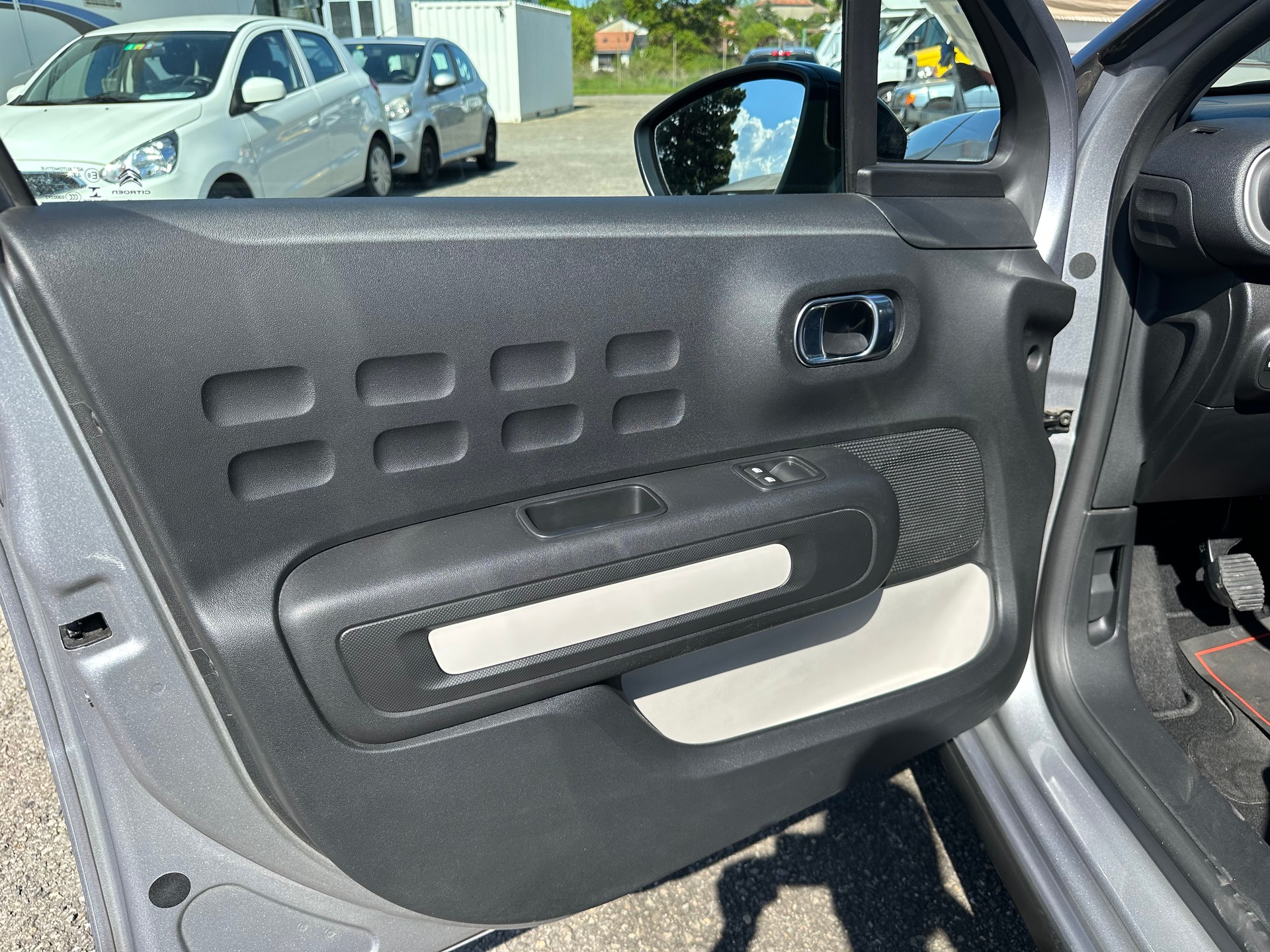 CITROEN C3 1.2i essence-image-29