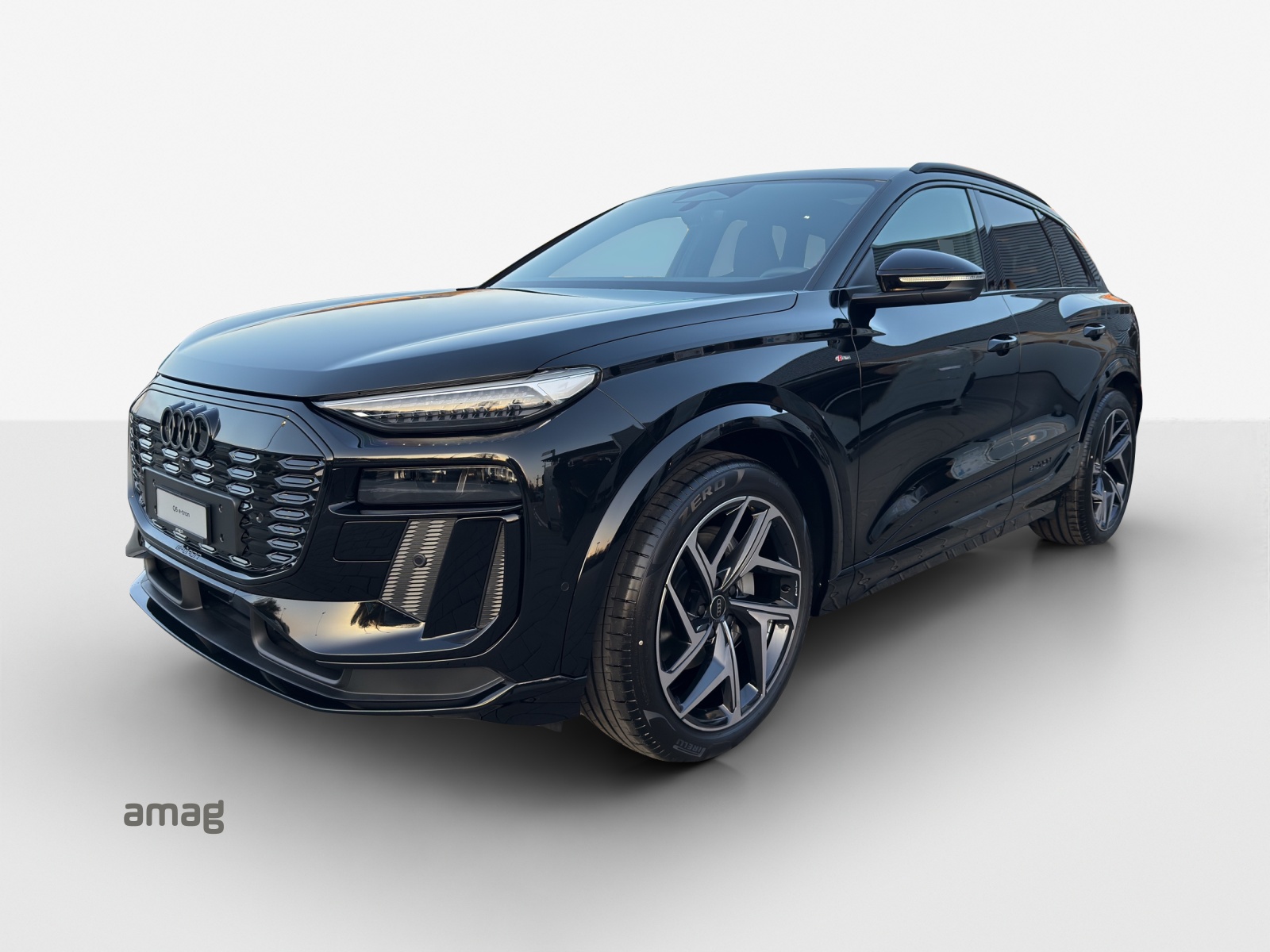 AUDI Q6 e-tron quattro